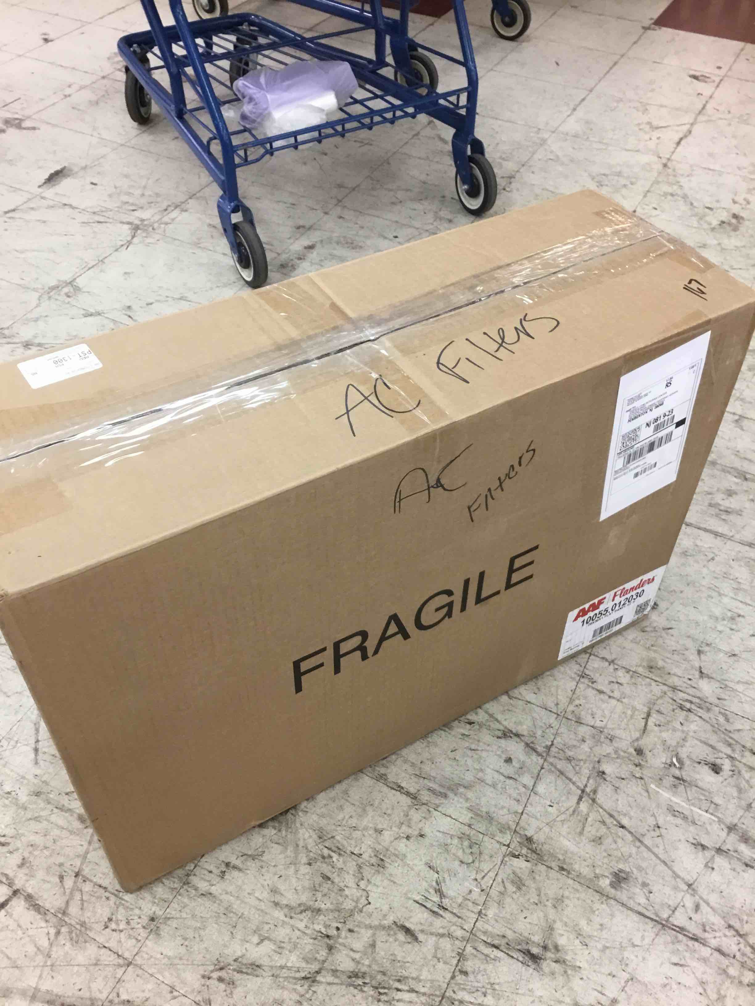 Condition photo showing New/Like New for ( pack of 12 ) aaf flanders 30 in. h x 20 in. w x 1 in. d fiberglass 4 merv air filter