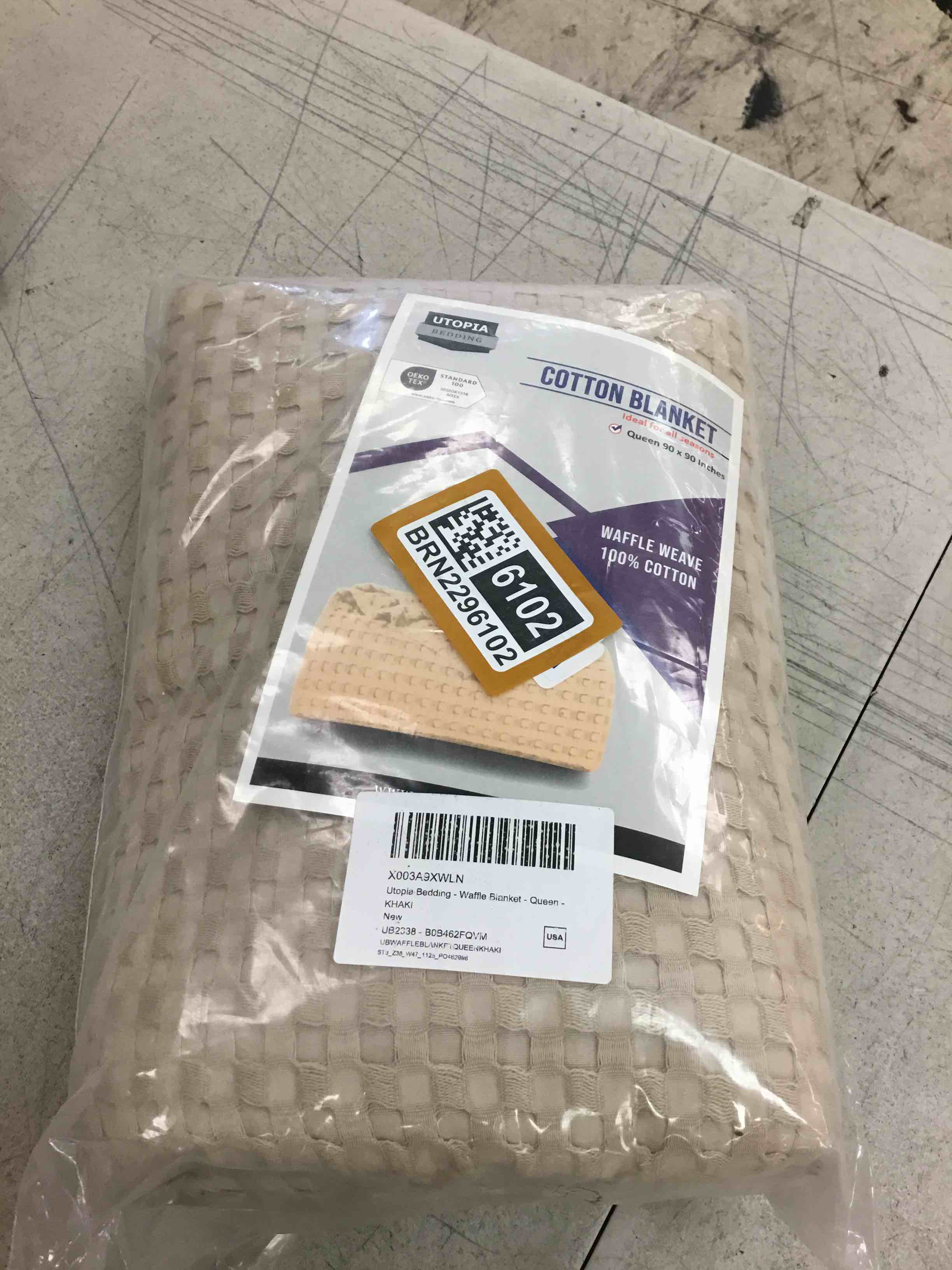 Condition photo showing New/Like New for utopia bedding khaki 100% cotton waffle blanket 300 gsm [queen - 90x90 inch] soft lightweight breathable bed blanket for all season