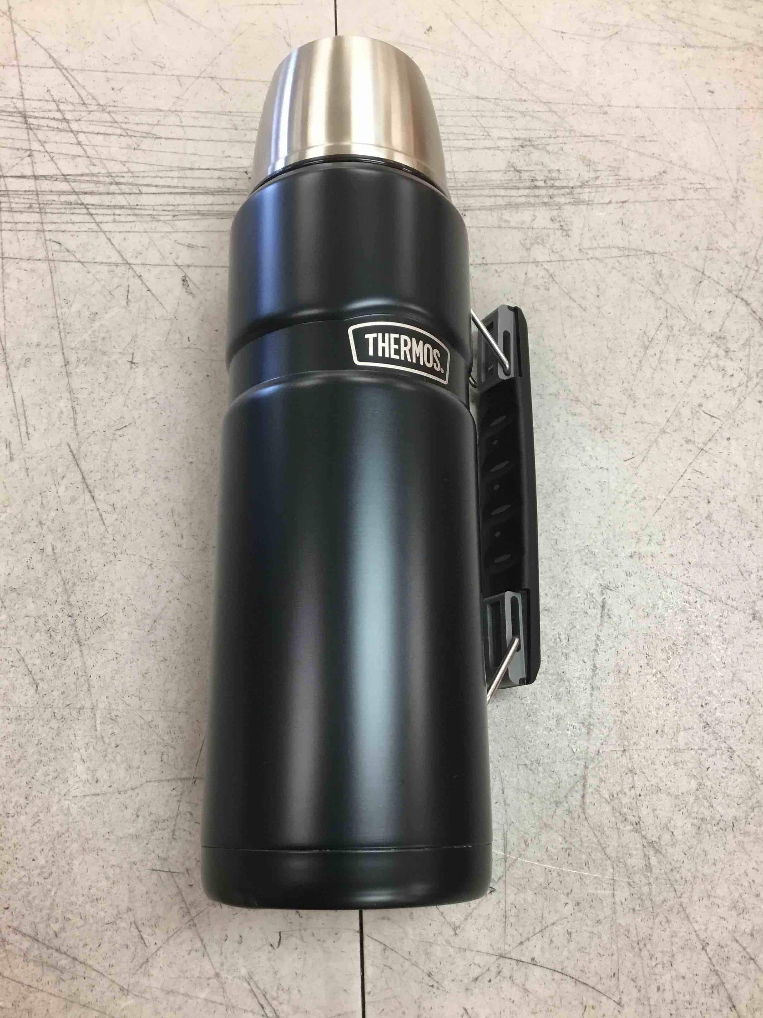 Condition photo showing As Is for thermos stainless king vacuum-insulated beverage bottle, 40 ounce, midnight blue 40 ounces midnight blue