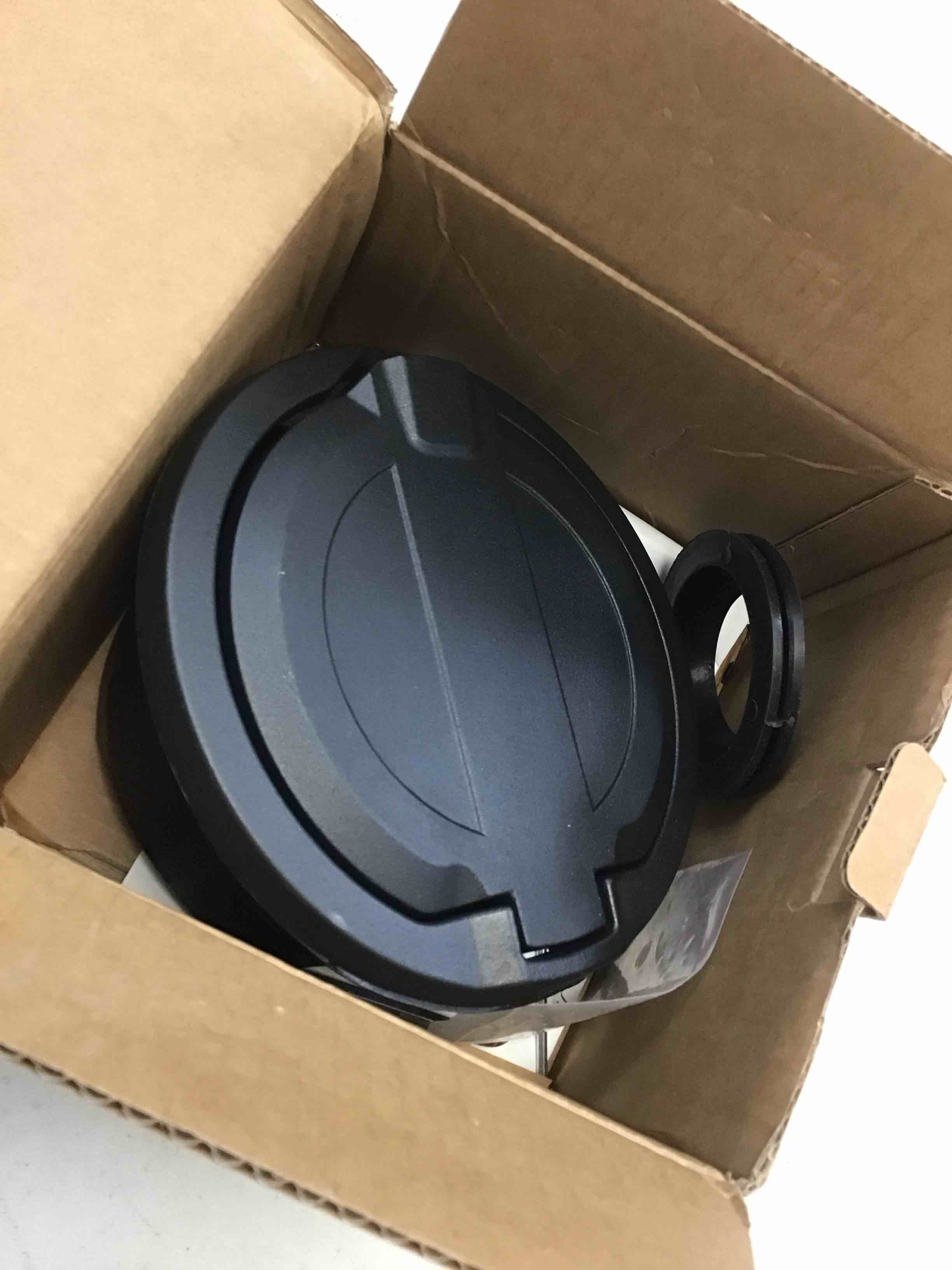 Condition photo showing Good Condition for gas cap cover fuel tank door for 2018-2023 2024 jeep wrangler jl jlu 2/4 door, banhao abs + aluminum alloy construction, black jl gas tank cap
