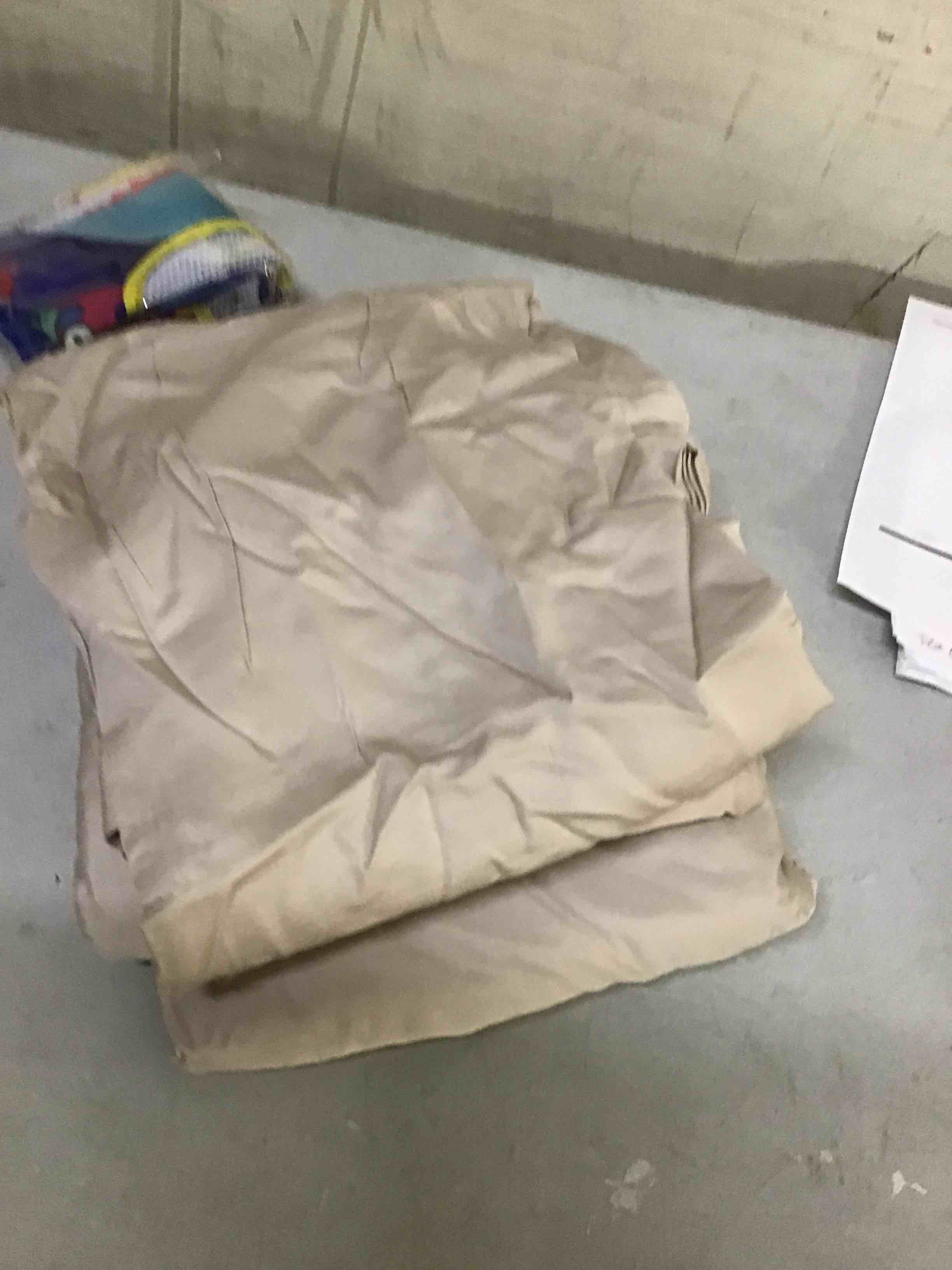 Condition photo showing Good Condition for quince bed sheet 4 pieces size queen