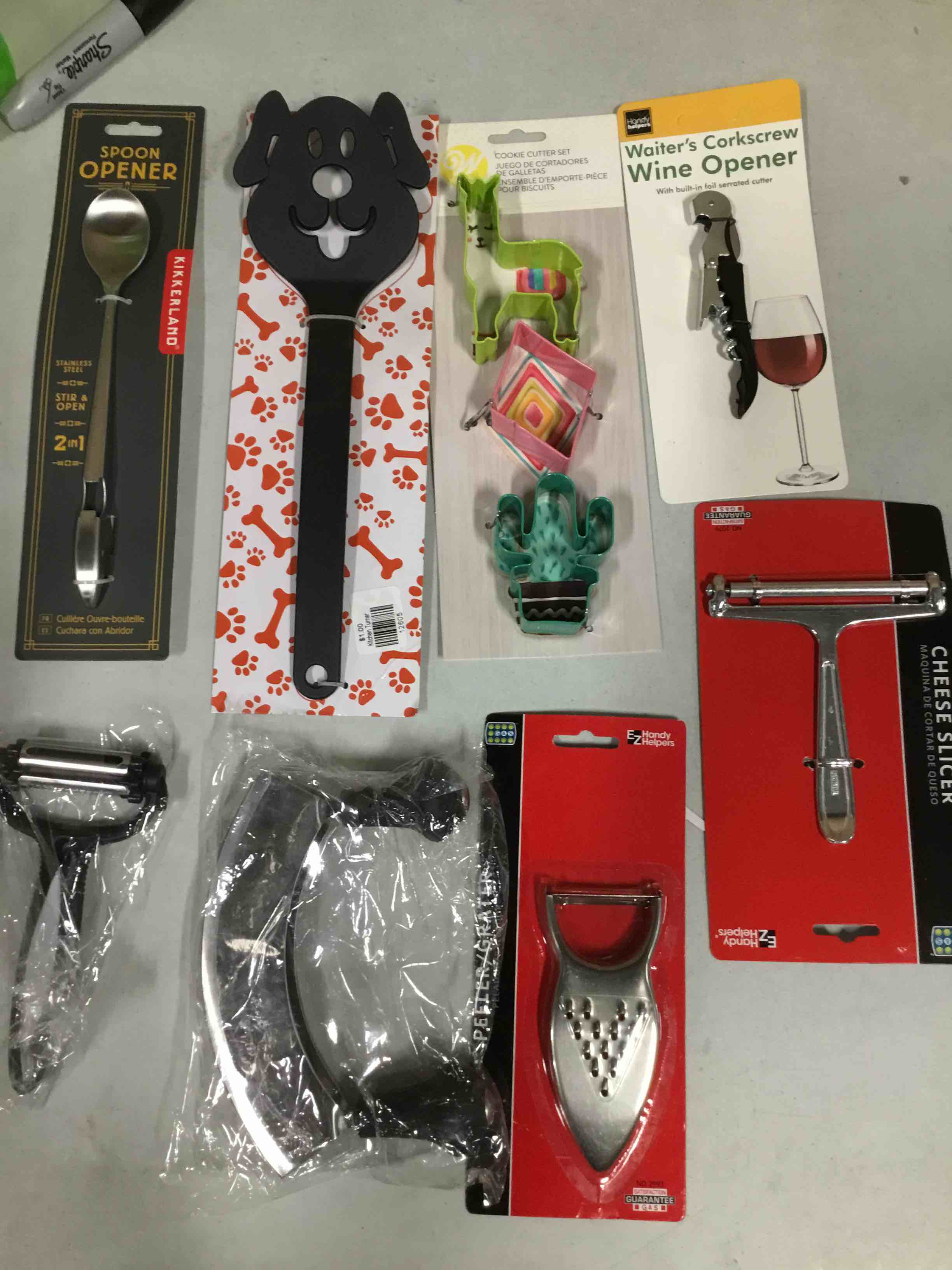 Assortment of Kitchen Items