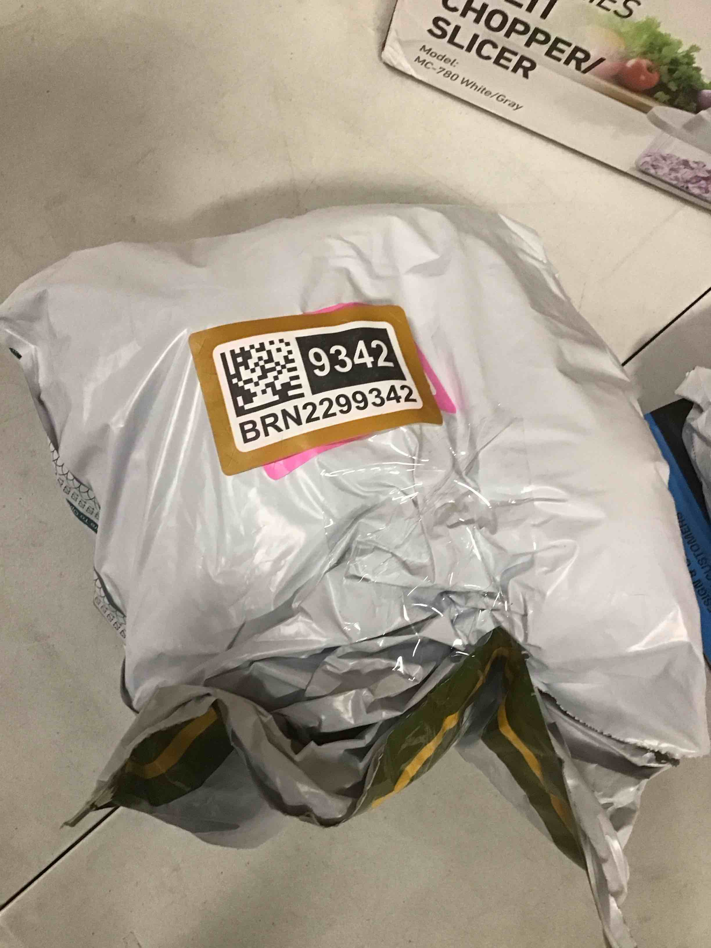https://s3.amazonaws.com/lotting-images-prod/bidfta/BRN2299342_1760968995438.jpeg