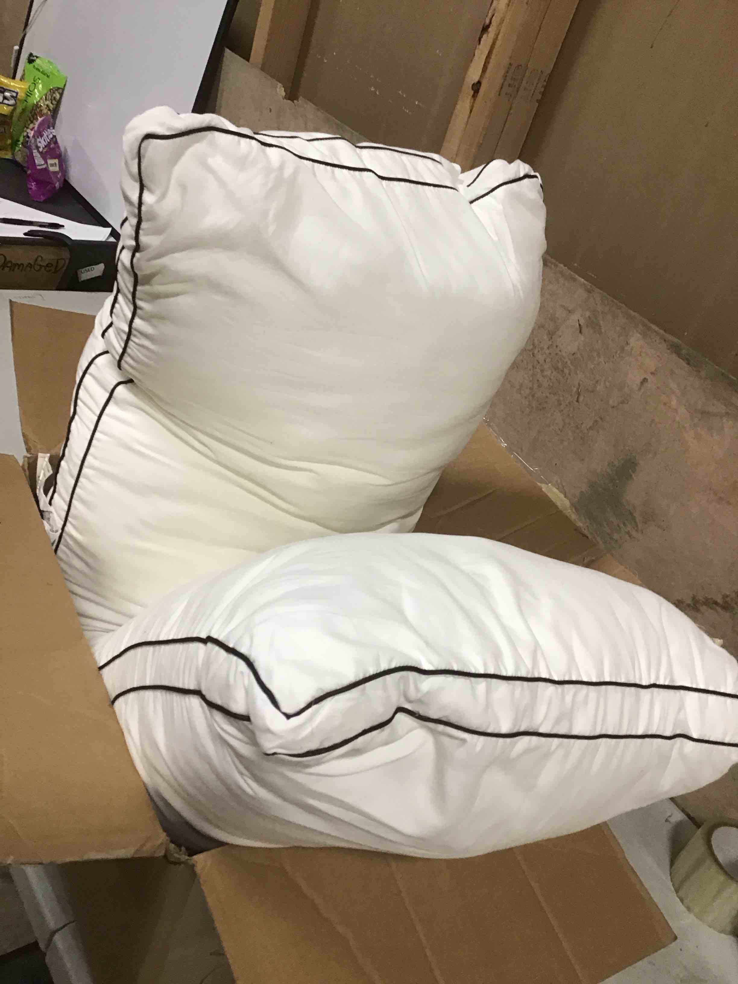 https://s3.amazonaws.com/lotting-images-prod/bidfta/BRN2299374_1761054691631.jpeg