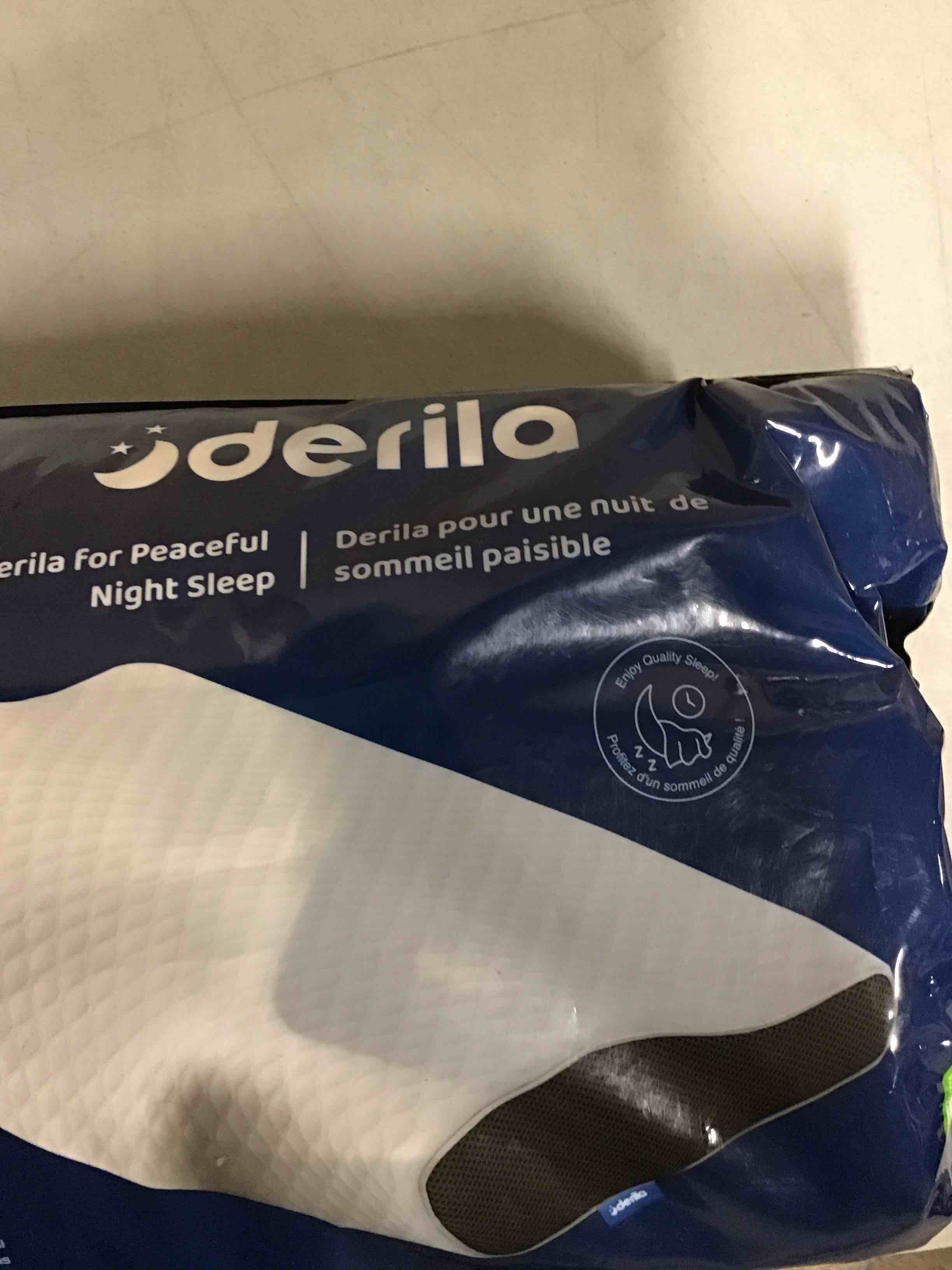 Condition photo showing Good Condition for derila pillow