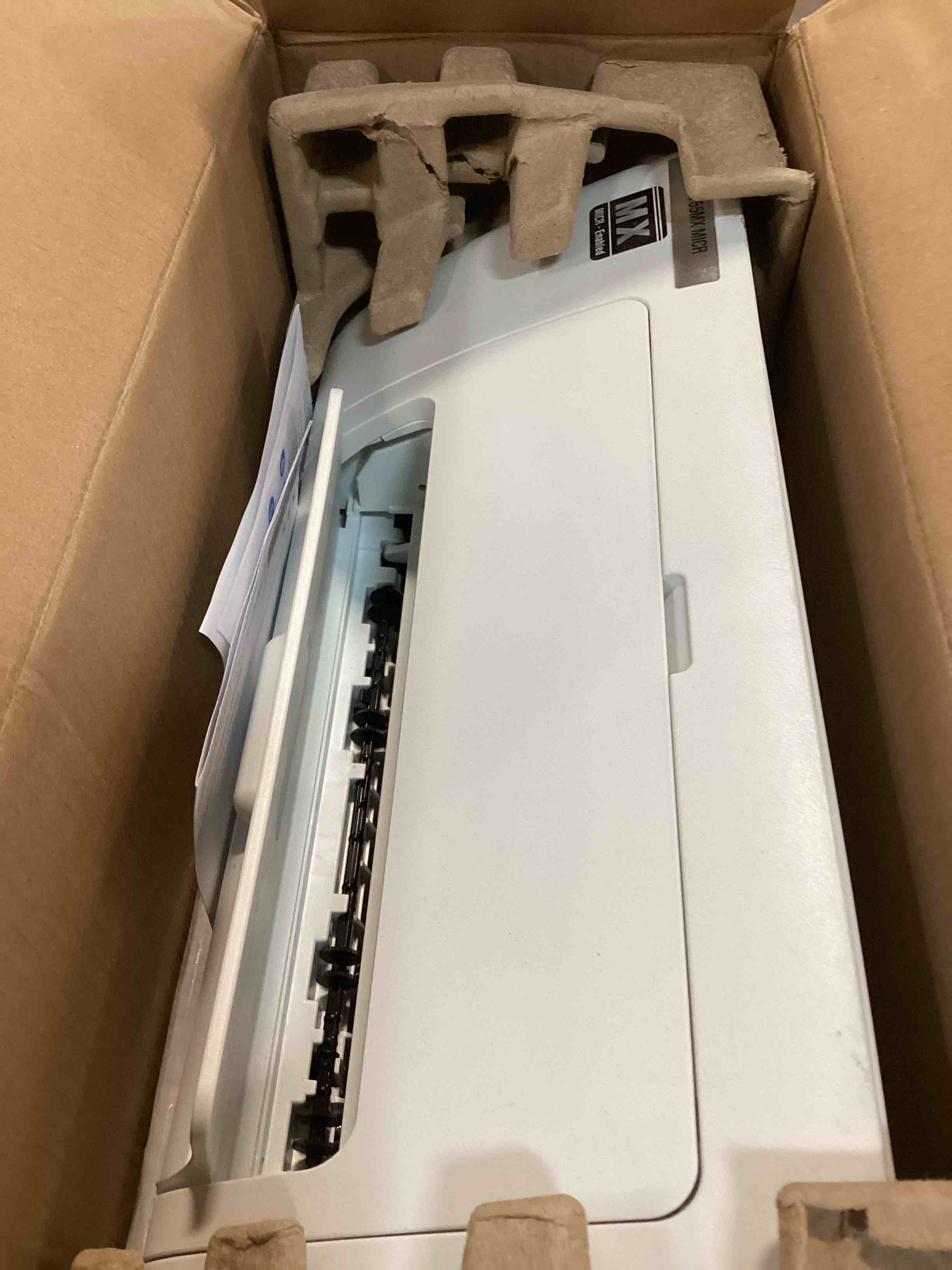https://s3.amazonaws.com/lotting-images-prod/bidfta/BRN2303357_1741020078608.jpeg