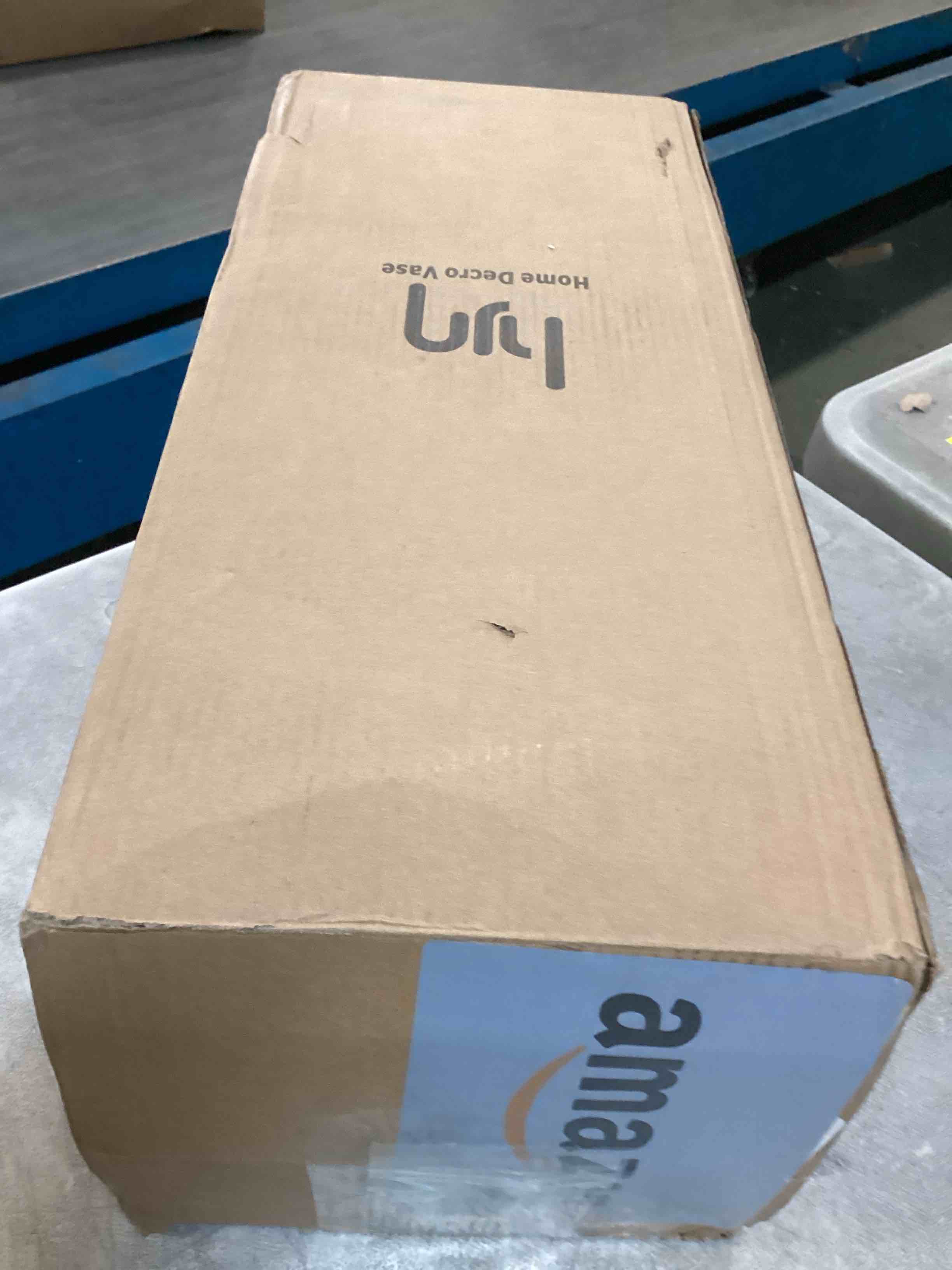 https://s3.amazonaws.com/lotting-images-prod/bidfta/BRN2303669_1741120492630.jpeg