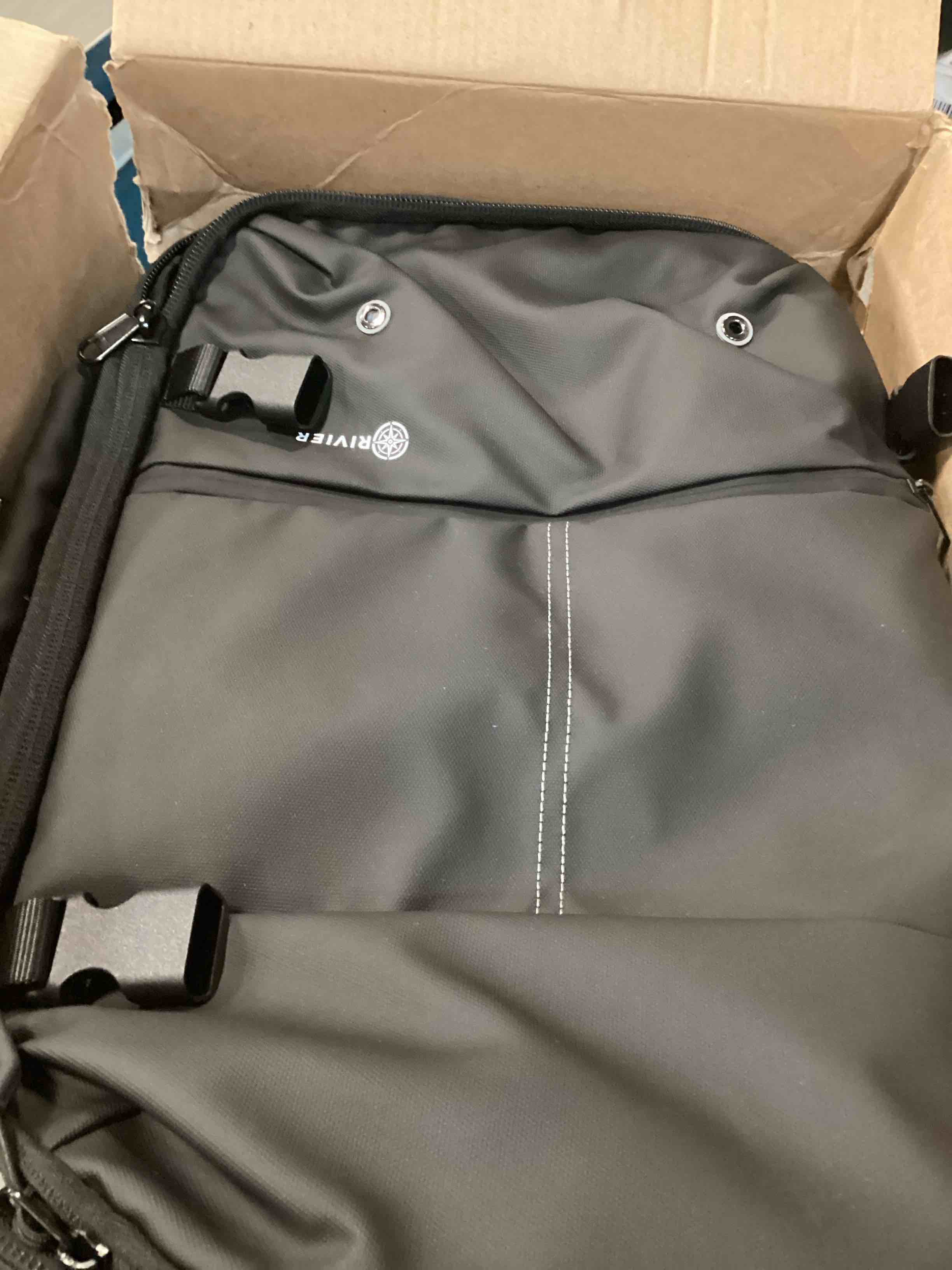 https://s3.amazonaws.com/lotting-images-prod/bidfta/BRN2304015_1741276351808.jpeg