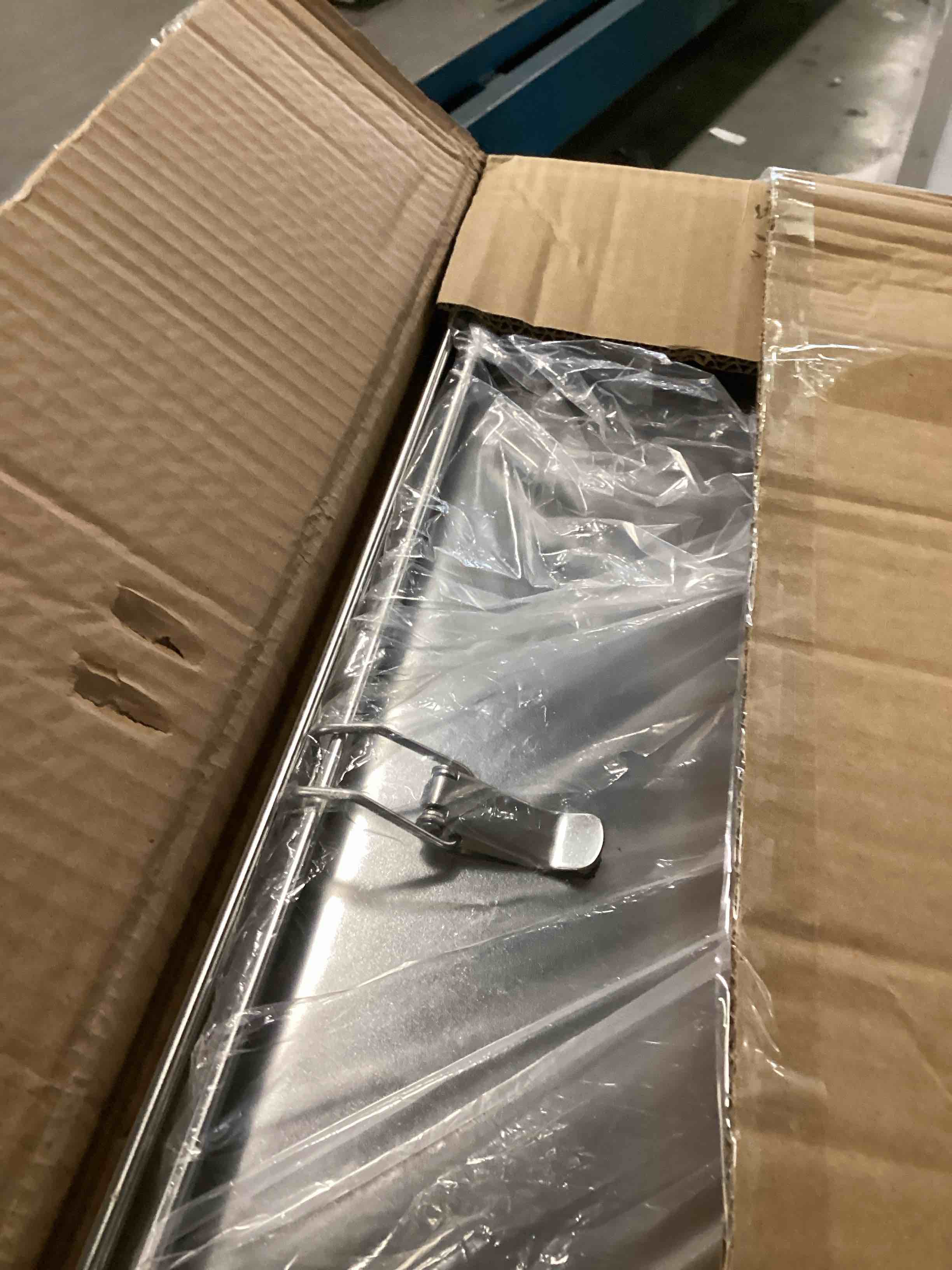 https://s3.amazonaws.com/lotting-images-prod/bidfta/BRN2304560_1741637920910.jpeg