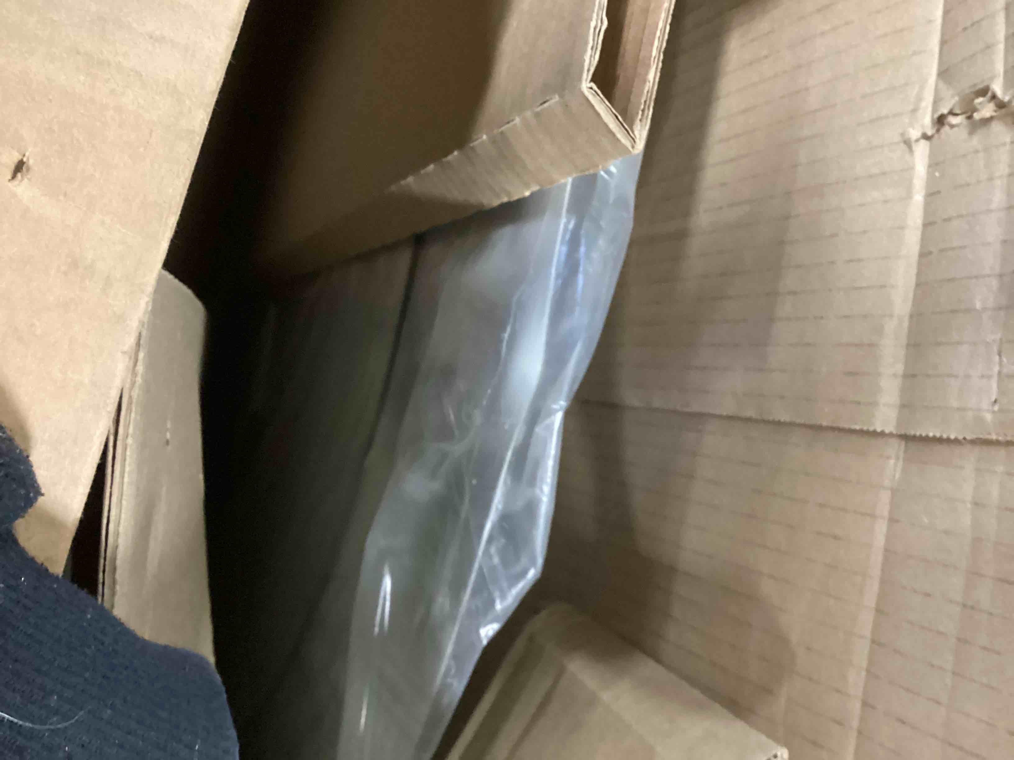 https://s3.amazonaws.com/lotting-images-prod/bidfta/BRN2308416_1742818238266.jpeg