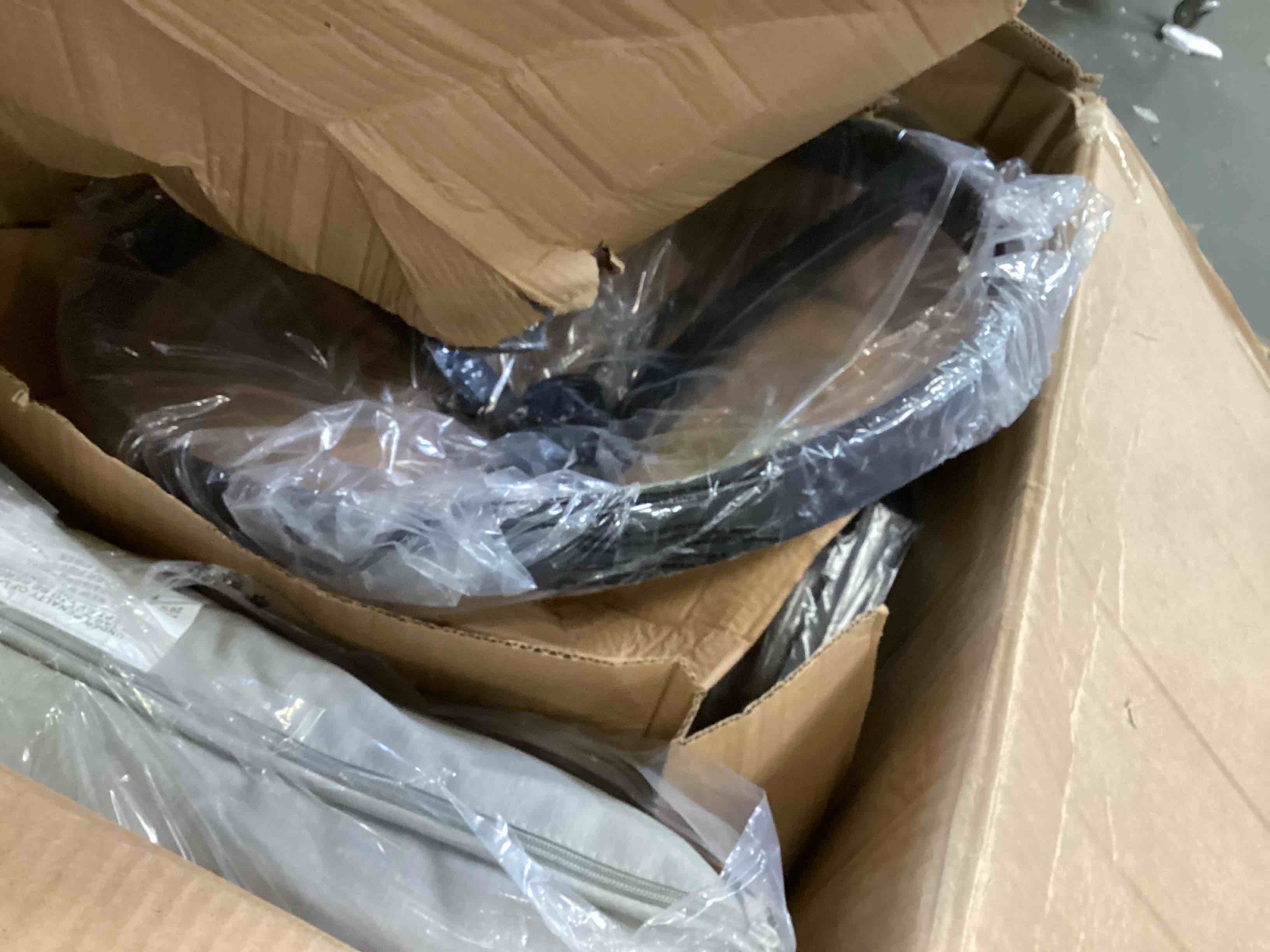 https://s3.amazonaws.com/lotting-images-prod/bidfta/BRN2308511_1742840758532.jpeg