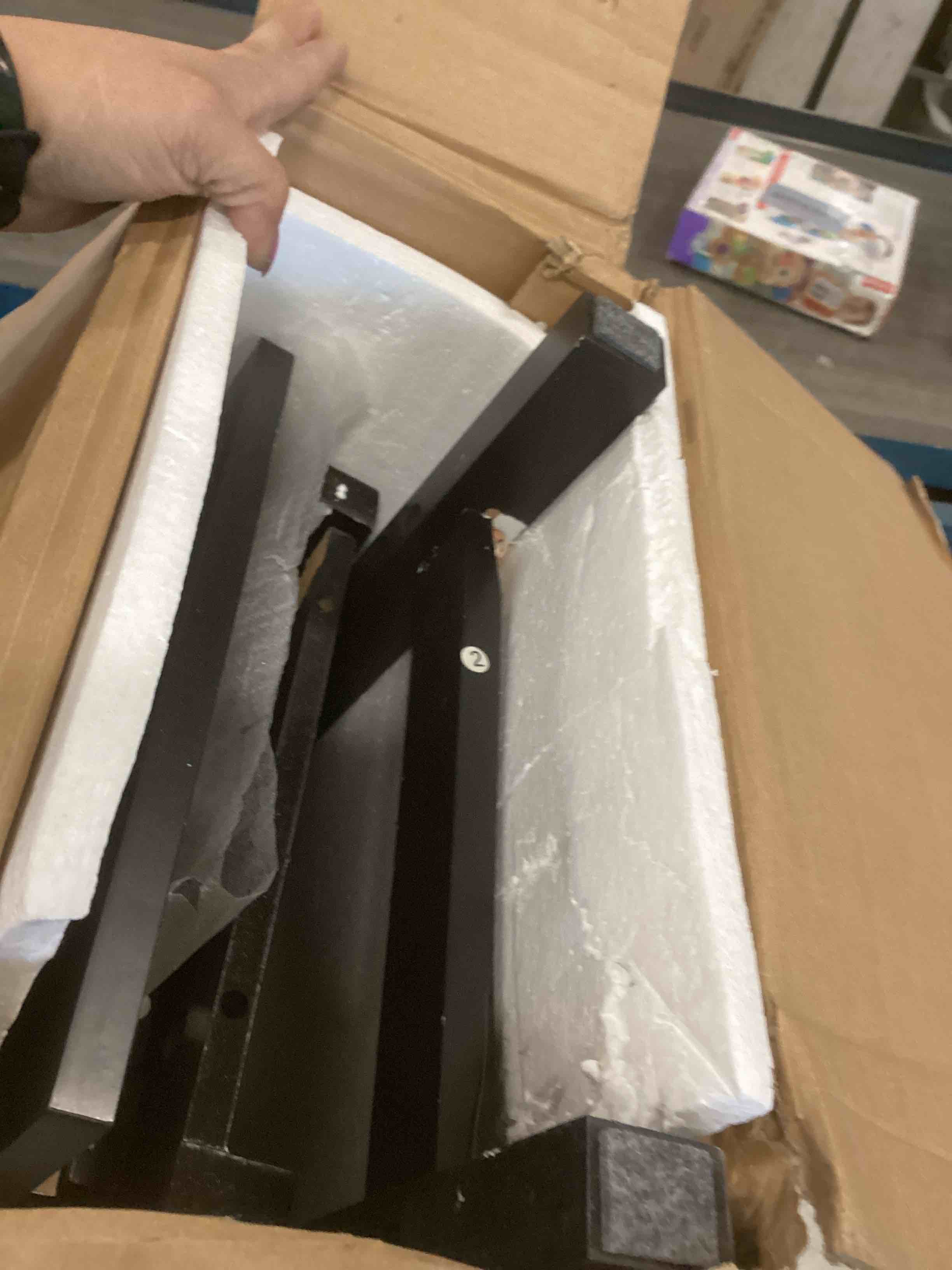 https://s3.amazonaws.com/lotting-images-prod/bidfta/BRN2311589_1738012013930.jpeg