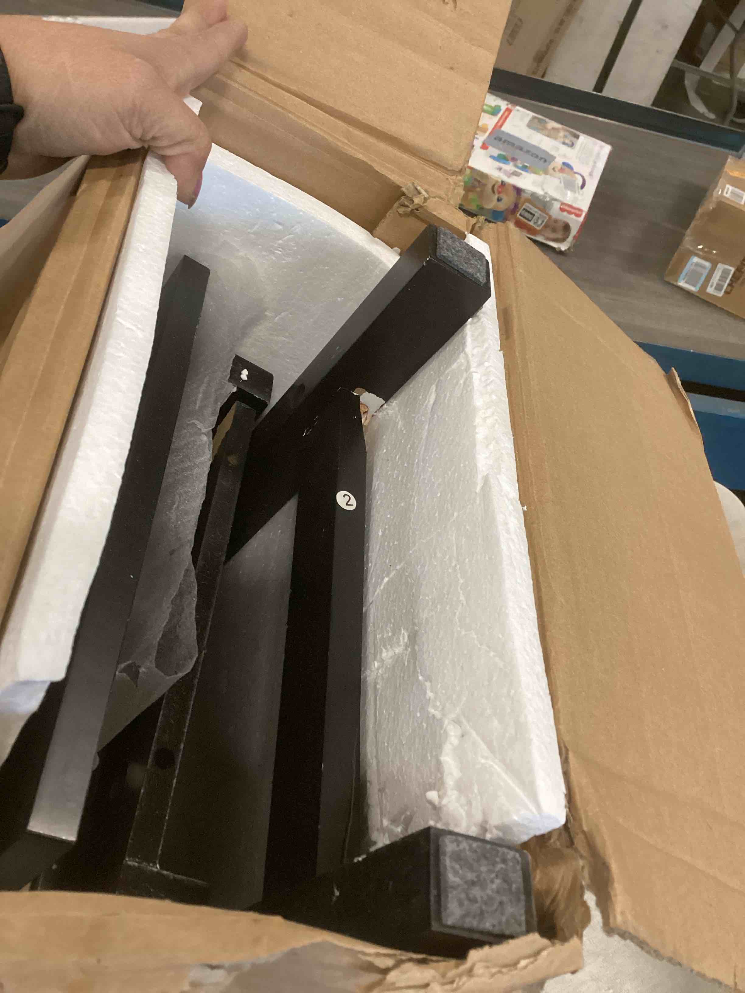 https://s3.amazonaws.com/lotting-images-prod/bidfta/BRN2311589_1738012015112.jpeg