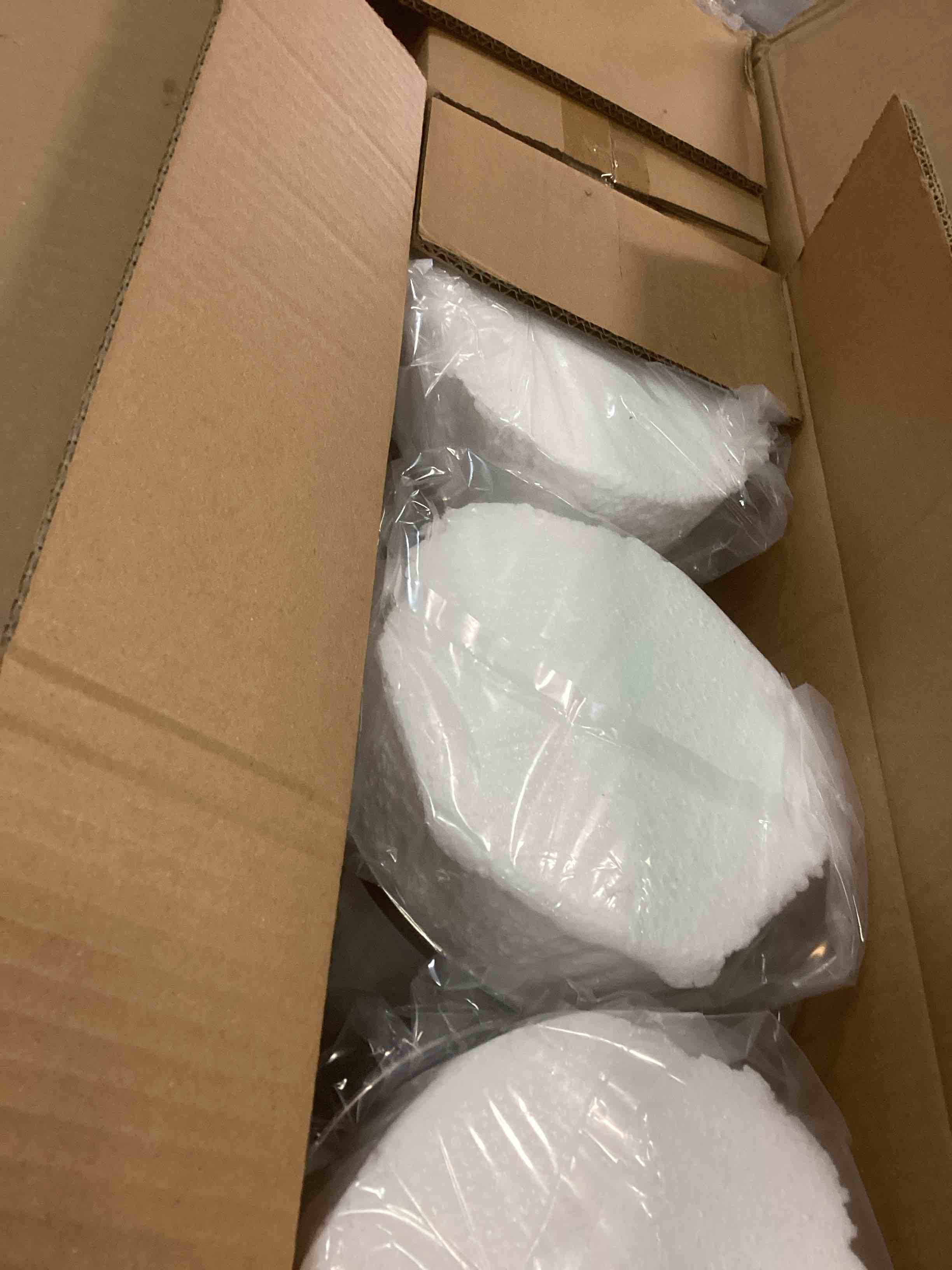 https://s3.amazonaws.com/lotting-images-prod/bidfta/BRN2313406_1738860015911.jpeg
