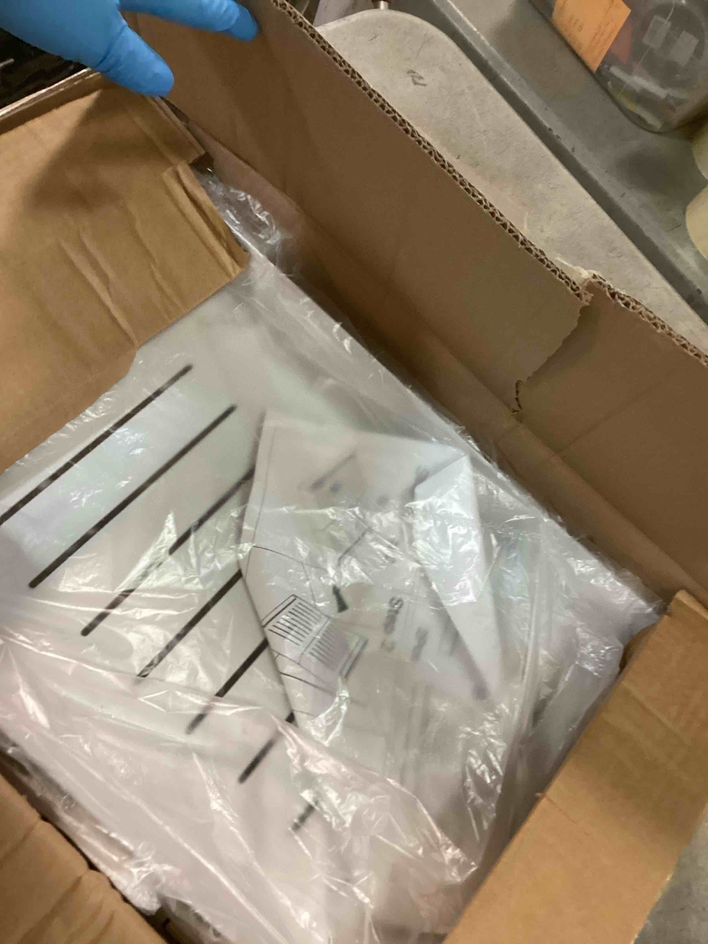 https://s3.amazonaws.com/lotting-images-prod/bidfta/BRN2313412_1738861499261.jpeg