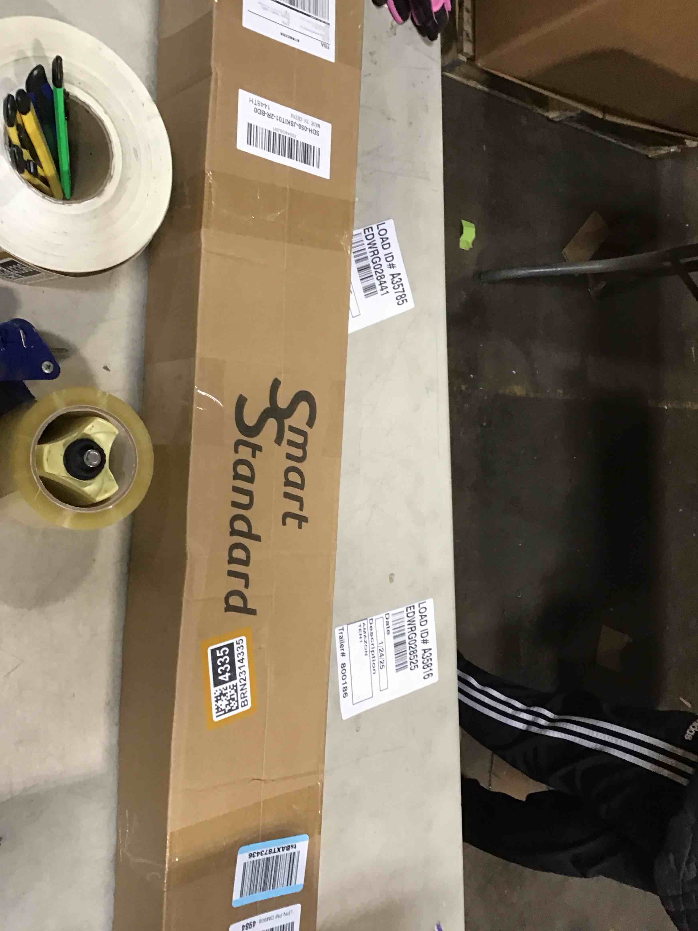 https://s3.amazonaws.com/lotting-images-prod/bidfta/BRN2314335_1738179777679.jpeg