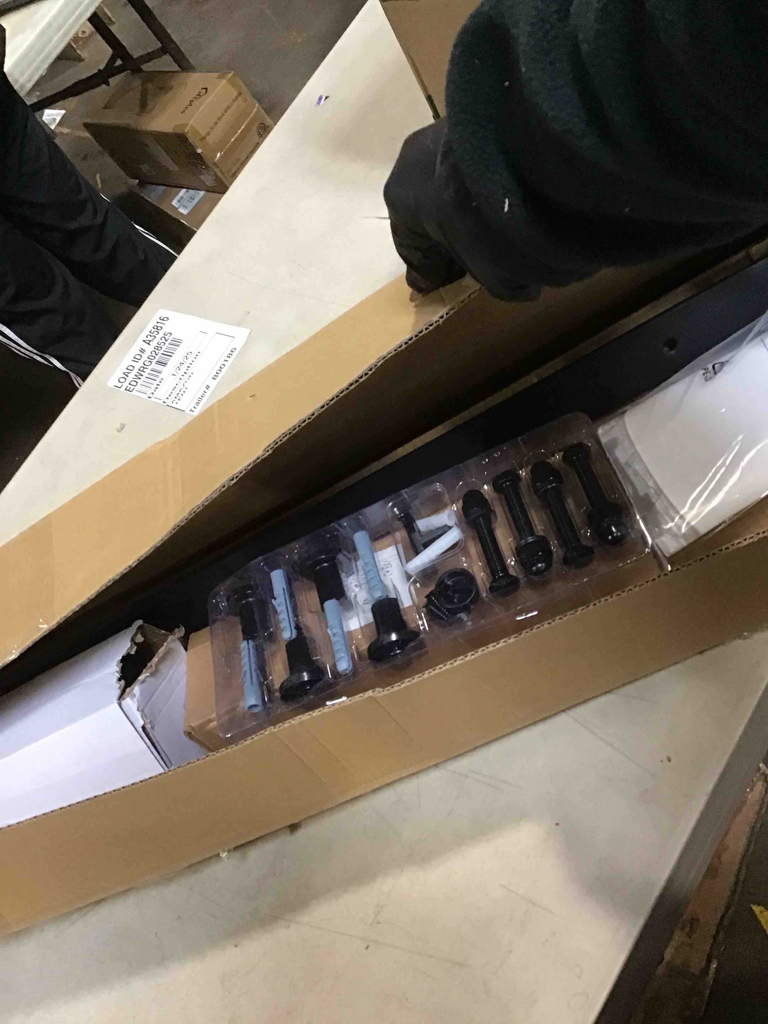 https://s3.amazonaws.com/lotting-images-prod/bidfta/BRN2314335_1738179818142.jpeg