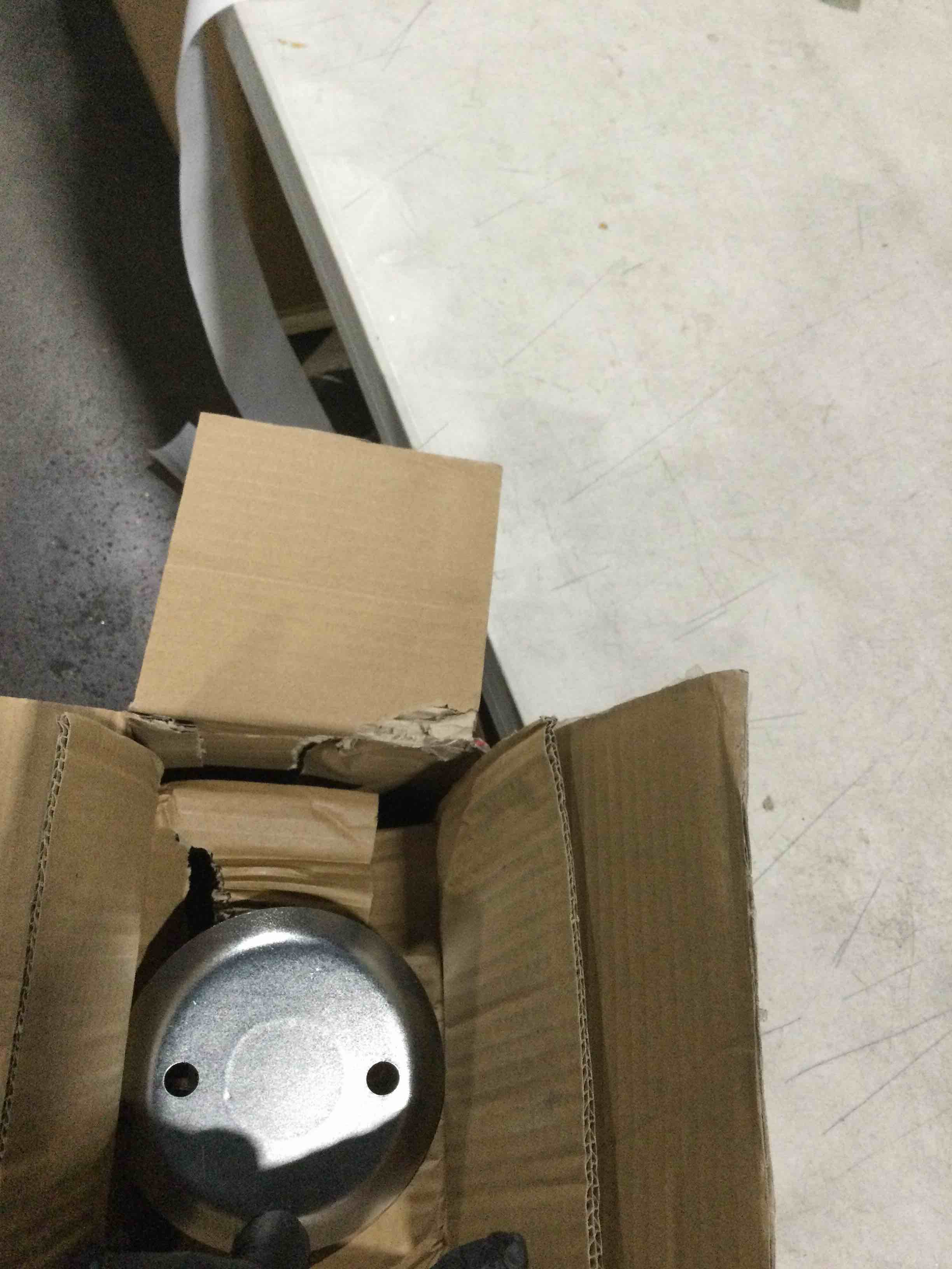 https://s3.amazonaws.com/lotting-images-prod/bidfta/BRN2314588_1738330701122.jpeg