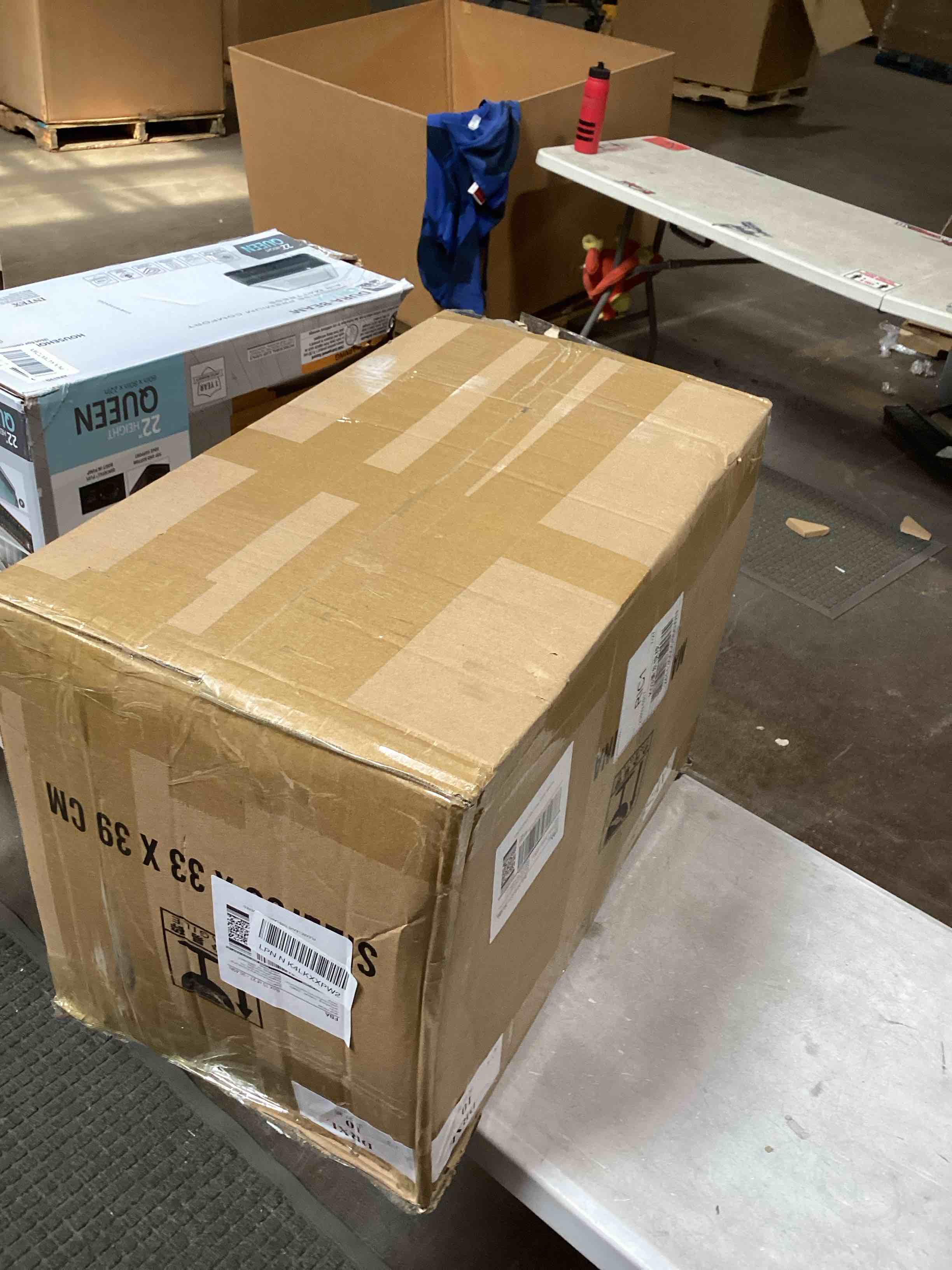 https://s3.amazonaws.com/lotting-images-prod/bidfta/BRN2316004_1742919403117.jpeg