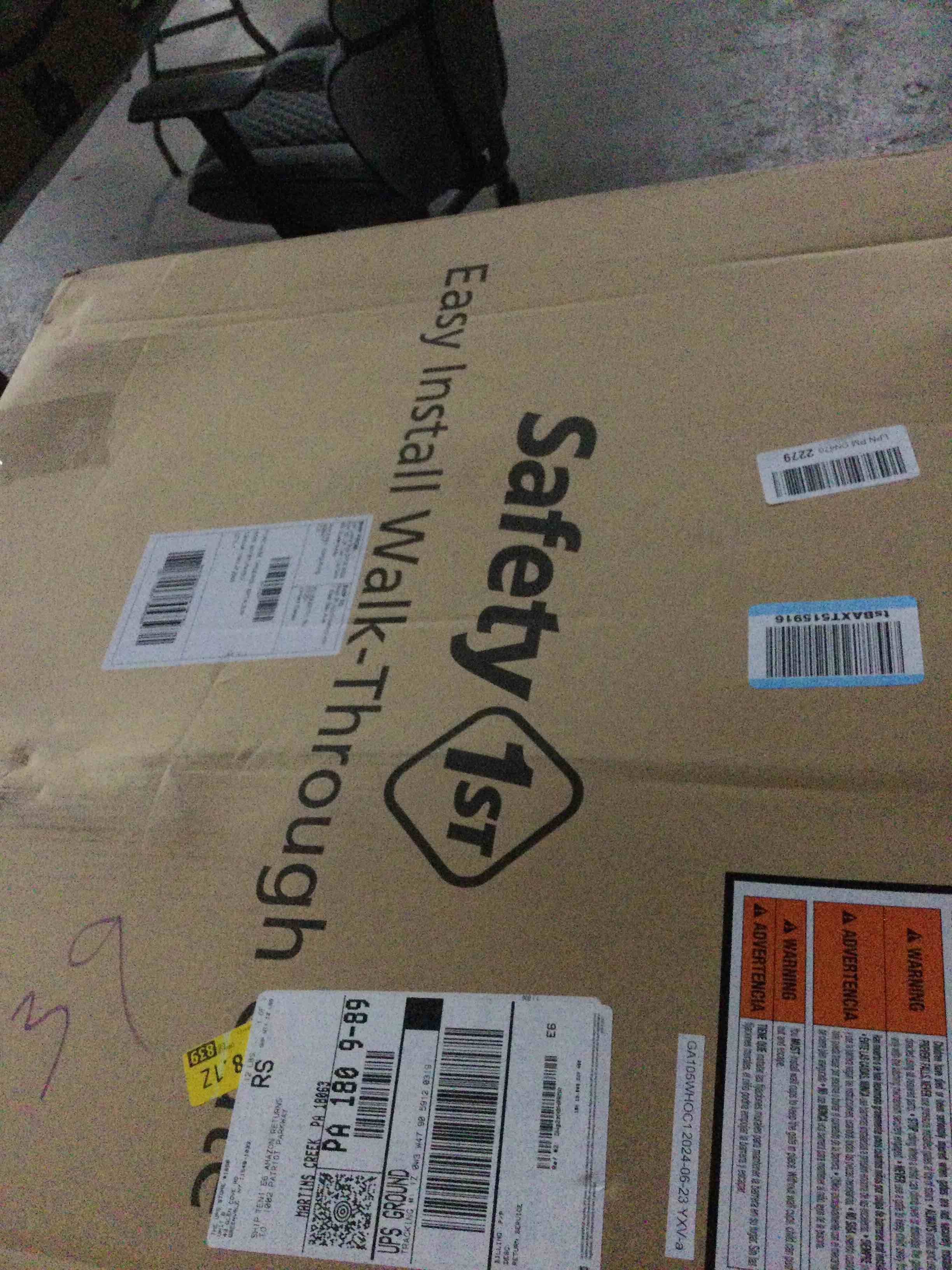 Safety 1st Easy Install Walk Thru Baby Gate for Doorways, Gate With Door, Dog Gates, Fits 29"-38", Easy Install 28" Tall, White