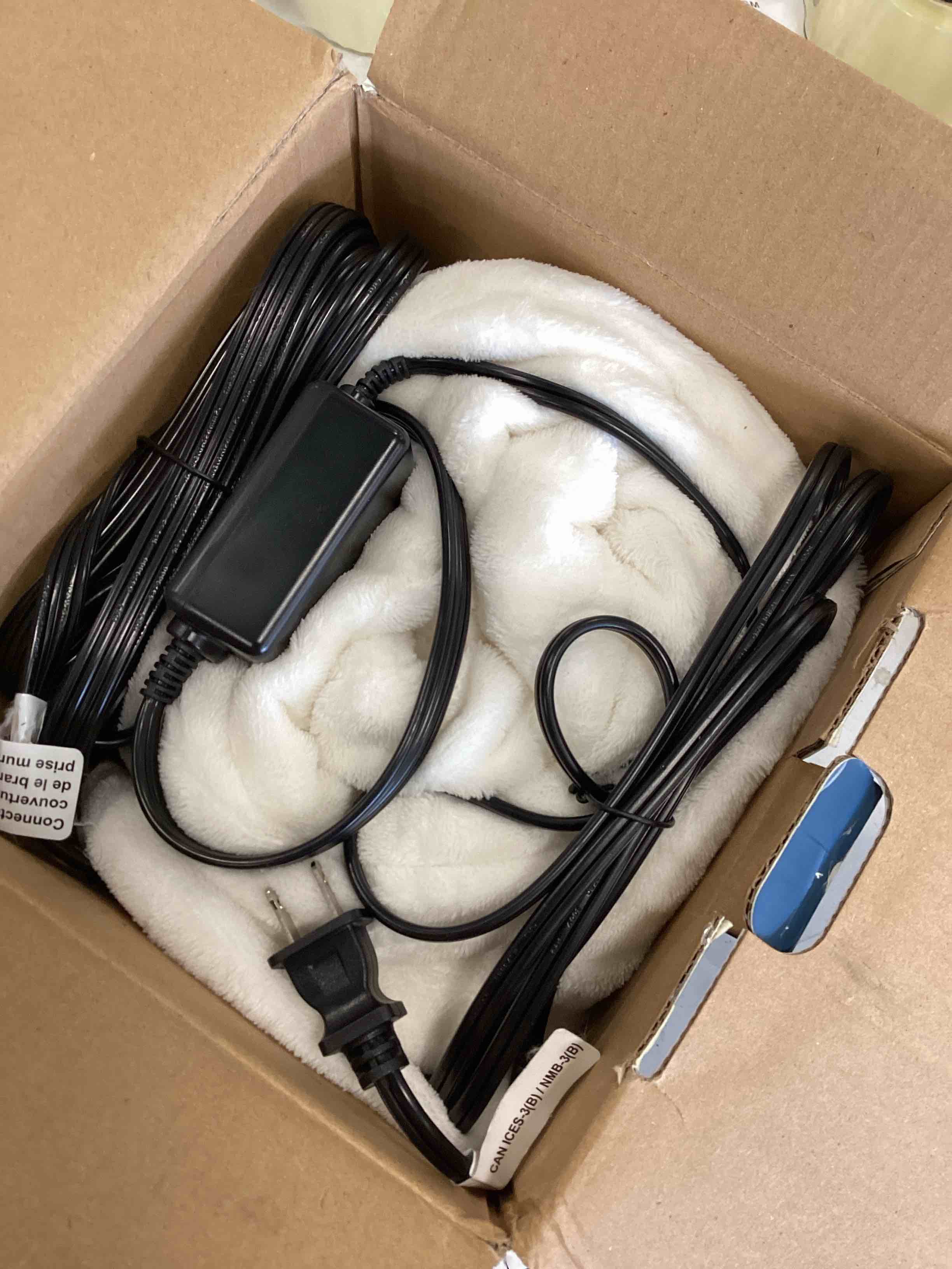 https://s3.amazonaws.com/lotting-images-prod/bidfta/BRN2317025_1738080632044.jpeg