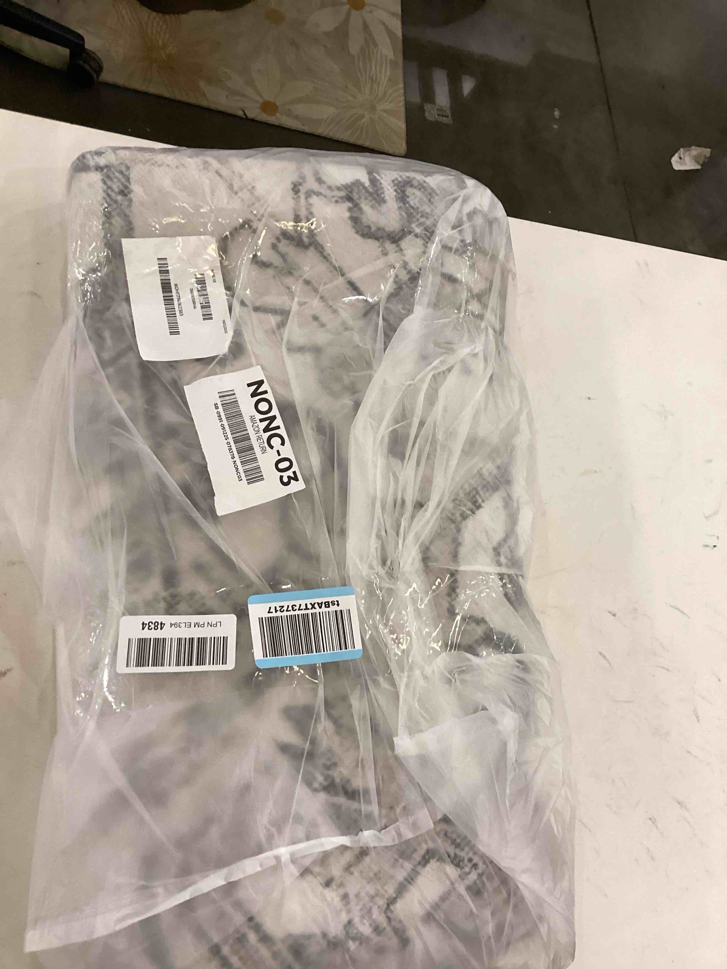 https://s3.amazonaws.com/lotting-images-prod/bidfta/BRN2340111_1760636314340.jpeg