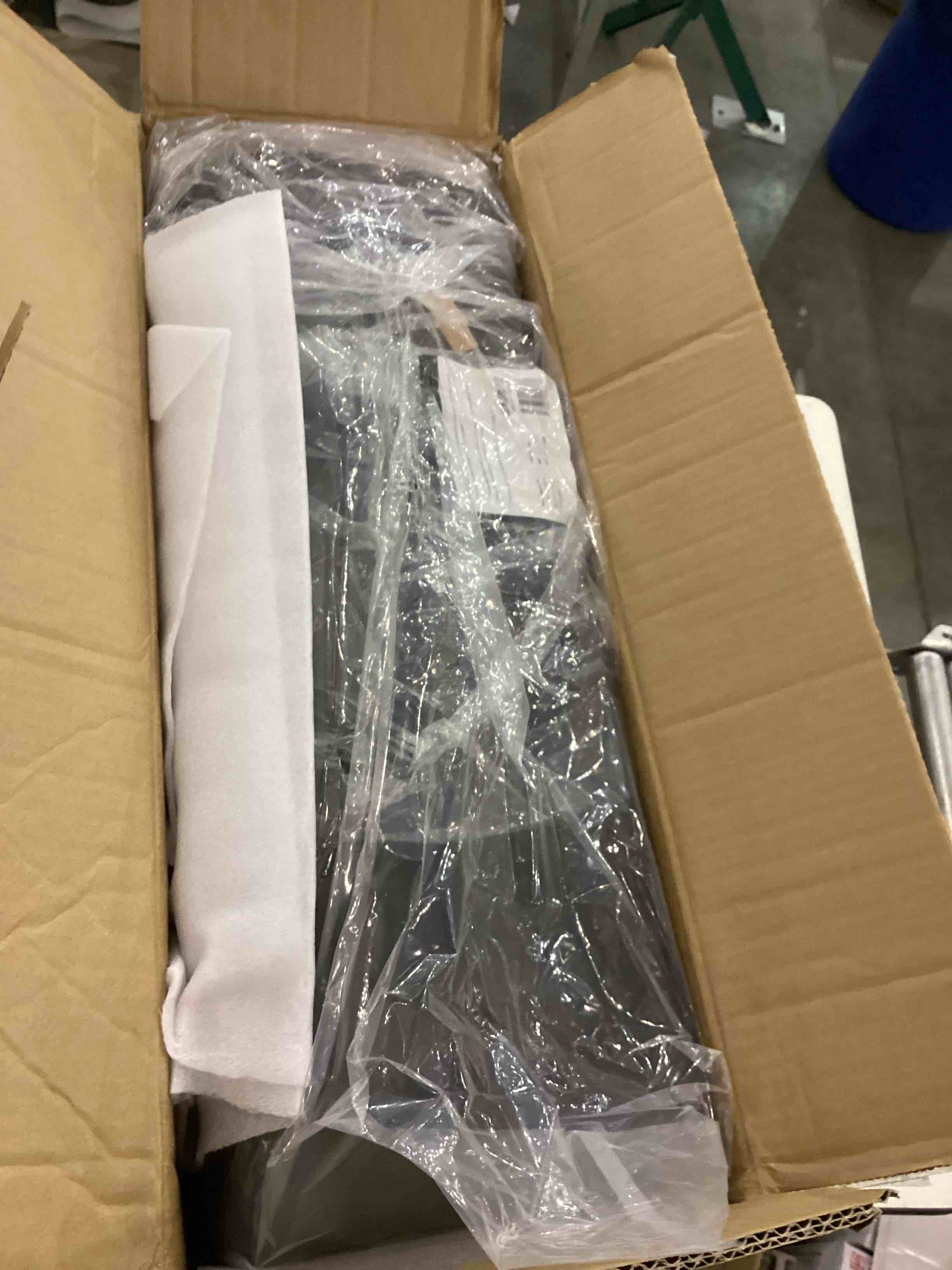 https://s3.amazonaws.com/lotting-images-prod/bidfta/BRN2340766_1760970610672.jpeg