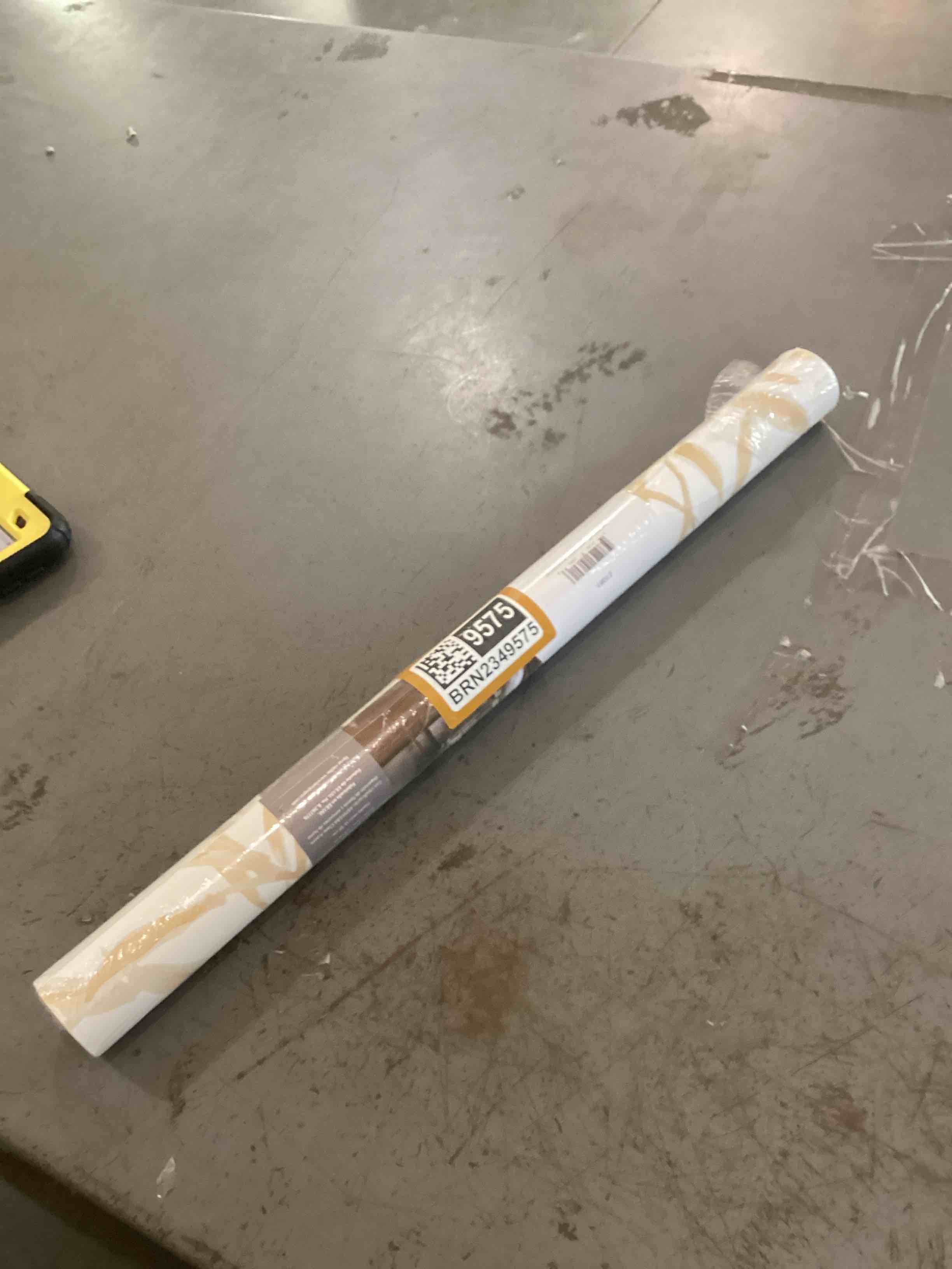 tempaper honey wheat watercolor leaves removable peel and stick wallpaper, 20.5 in x 16.5 ft, made in the usa