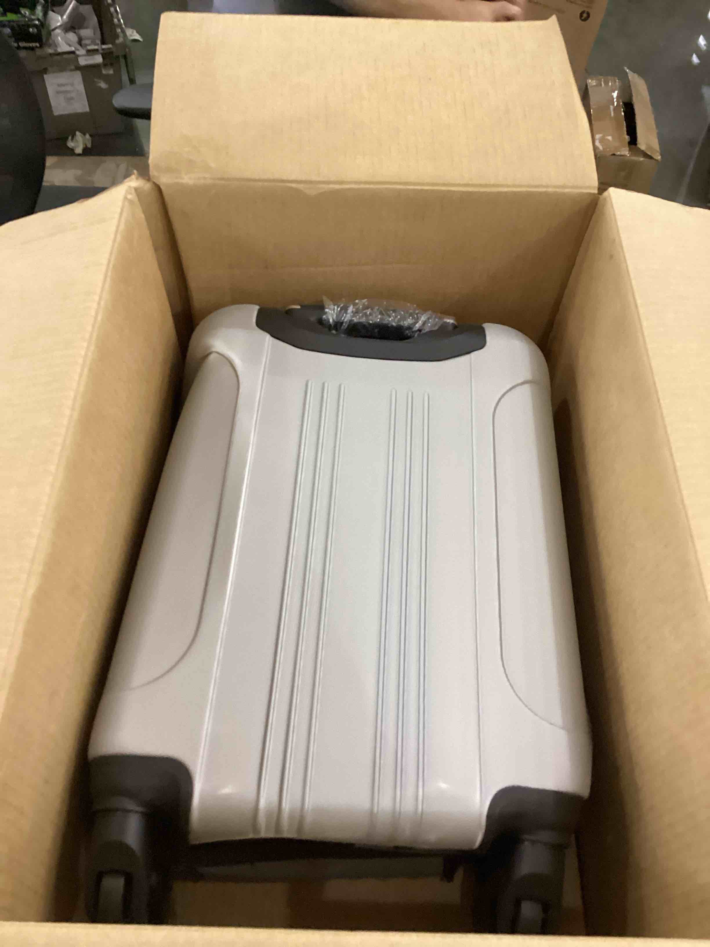 Travelers Club Cosmo Hardside Spinner Luggage, Silver, Carry-On 20-Inch Carry-On 20-Inch Silver