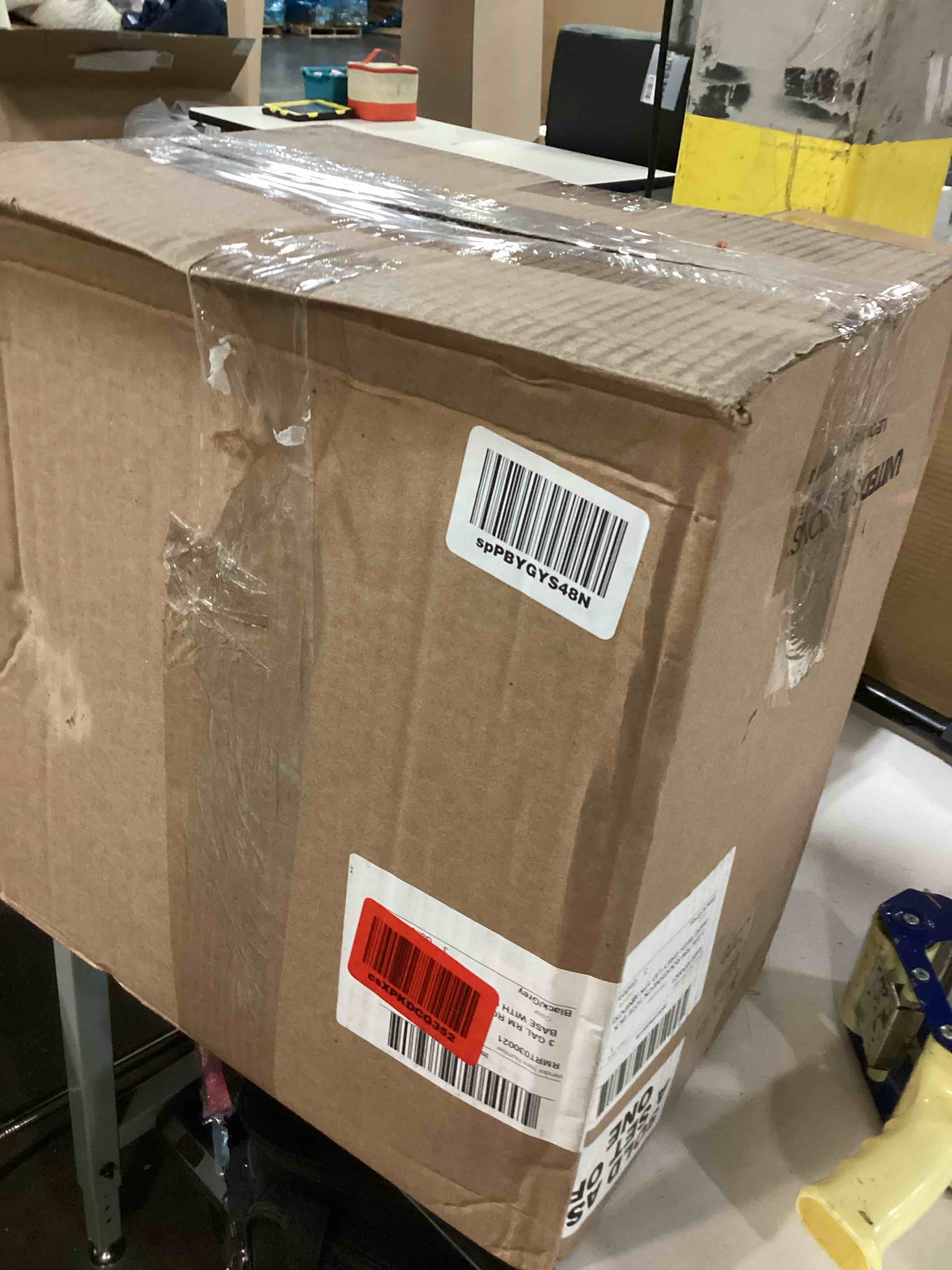 https://s3.amazonaws.com/lotting-images-prod/bidfta/BRN2381424_1760639577166.jpeg