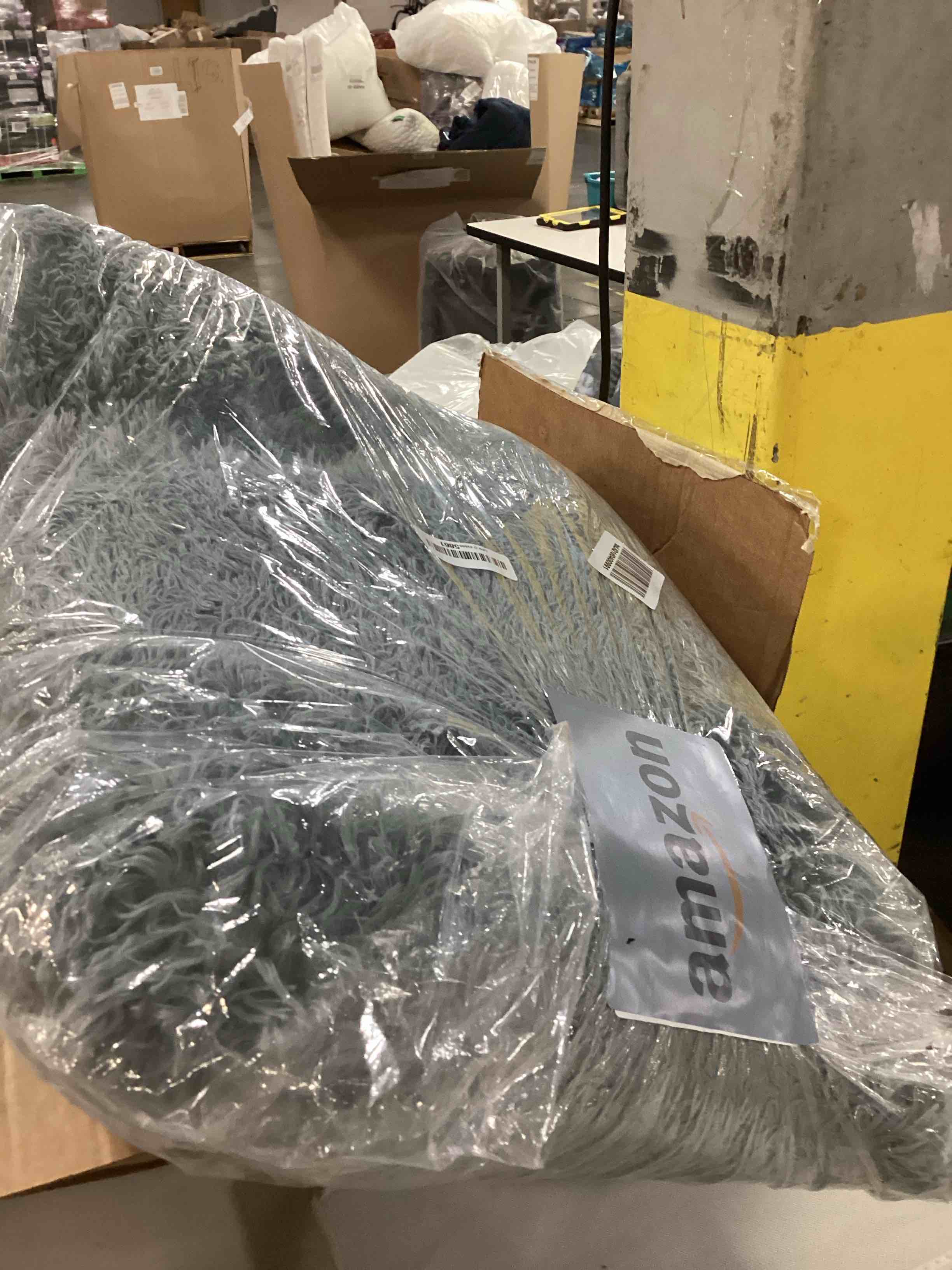https://s3.amazonaws.com/lotting-images-prod/bidfta/BRN2381427_1760640721318.jpeg