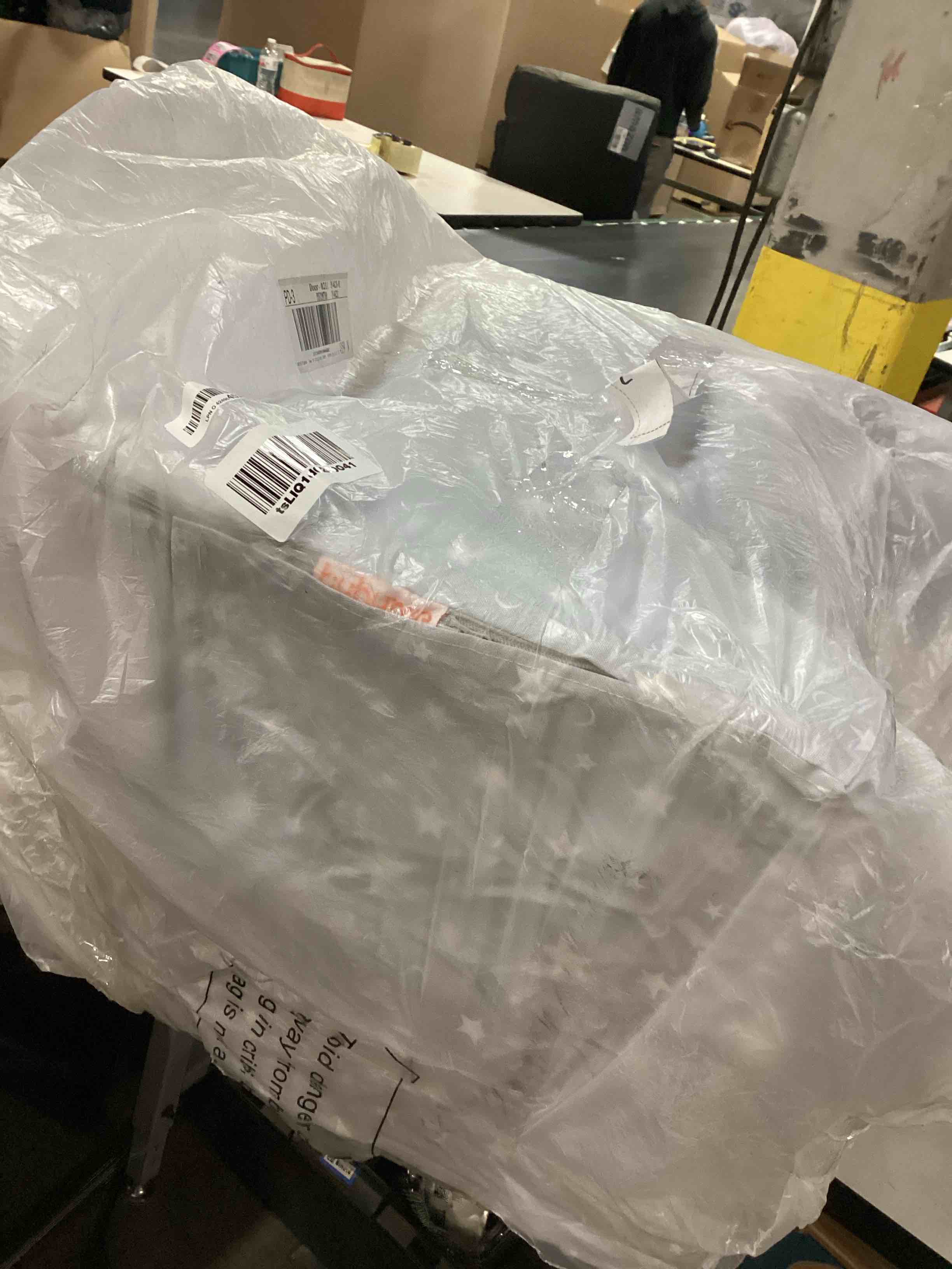 https://s3.amazonaws.com/lotting-images-prod/bidfta/BRN2381431_1760699564506.jpeg