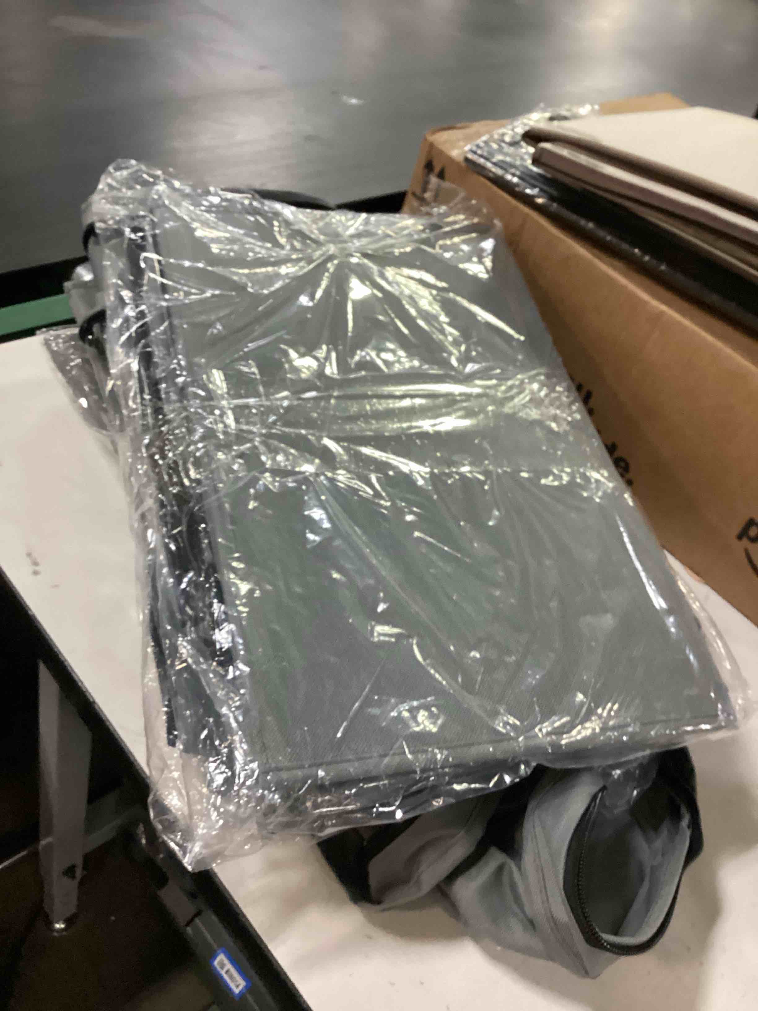https://s3.amazonaws.com/lotting-images-prod/bidfta/BRN2381467_1760705033199.jpeg