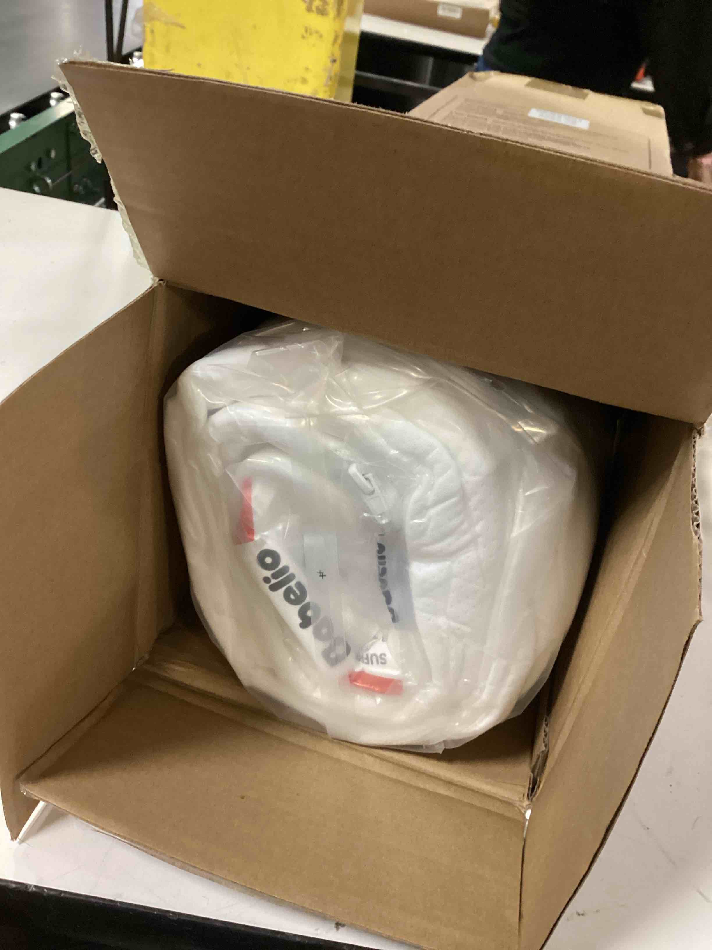 https://s3.amazonaws.com/lotting-images-prod/bidfta/BRN2381649_1760965769789.jpeg