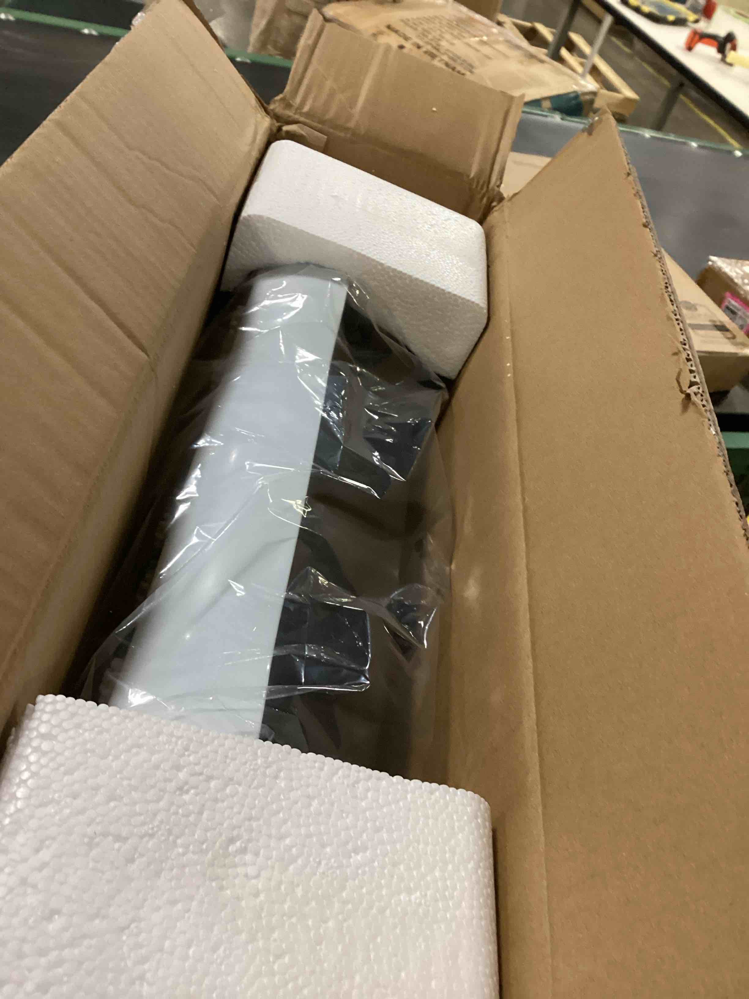 https://s3.amazonaws.com/lotting-images-prod/bidfta/BRN2381660_1760966430753.jpeg