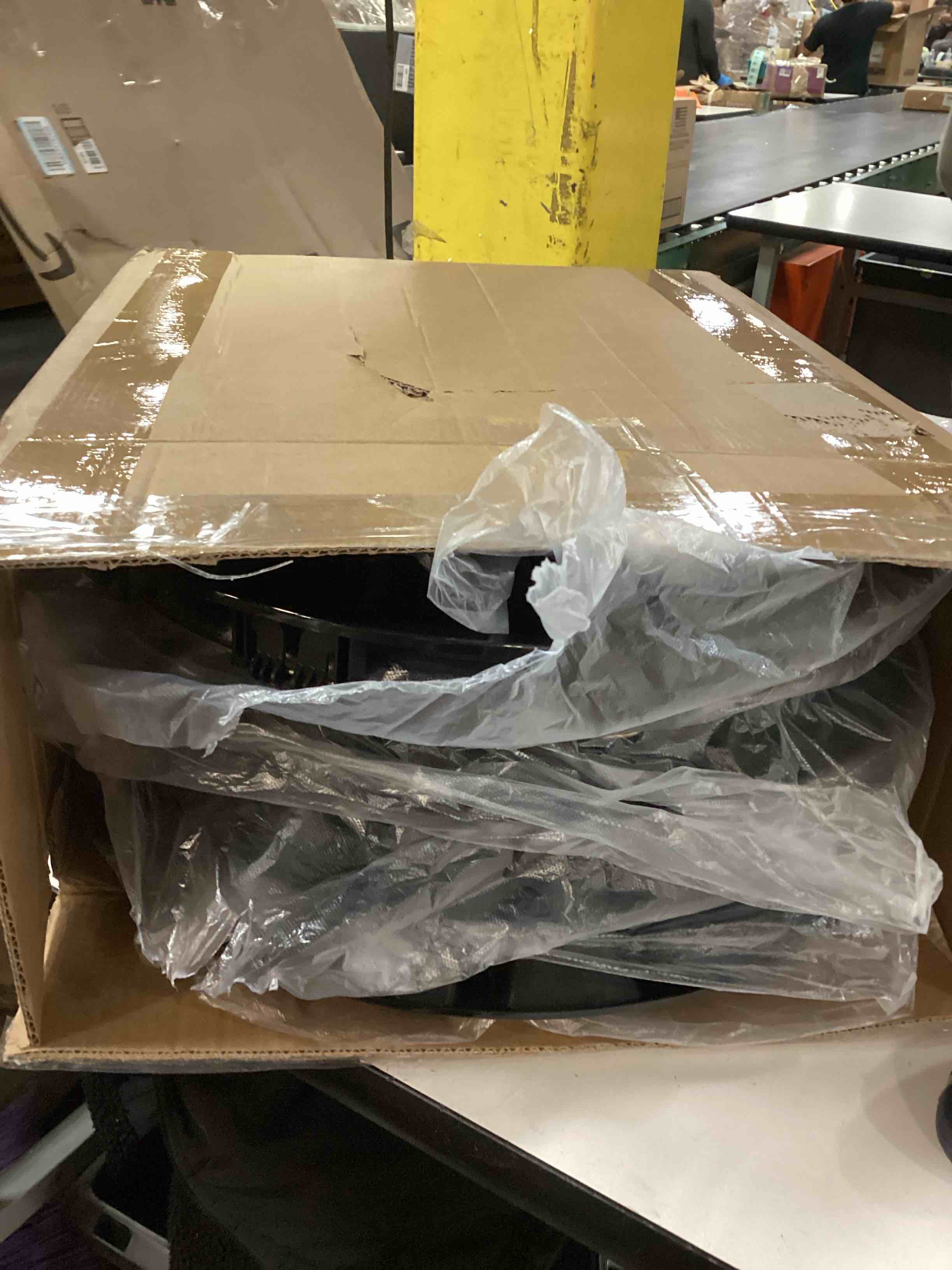 https://s3.amazonaws.com/lotting-images-prod/bidfta/BRN2382336_1761244016532.jpeg