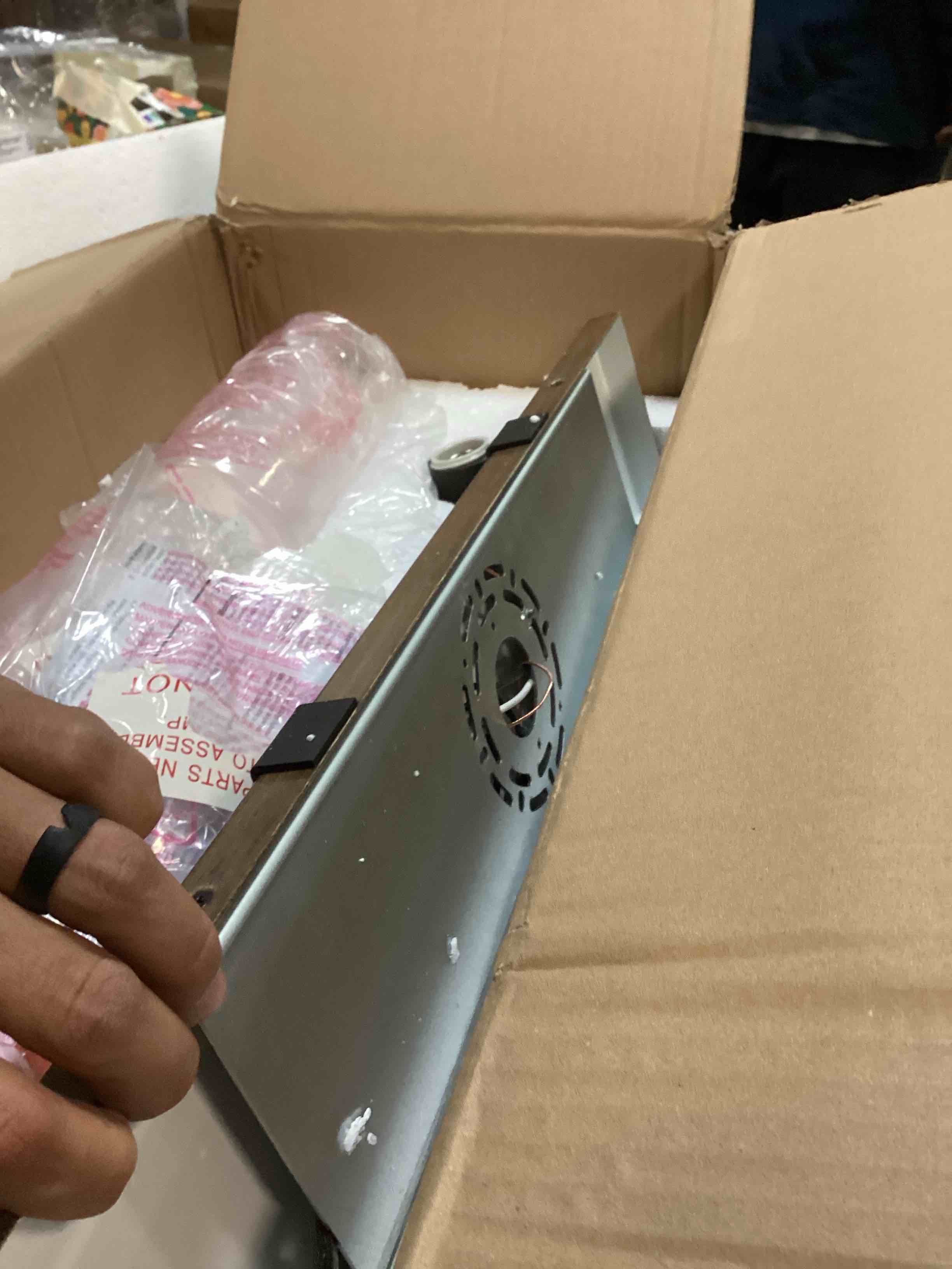 https://s3.amazonaws.com/lotting-images-prod/bidfta/BRN2386538_1760726774804.jpeg