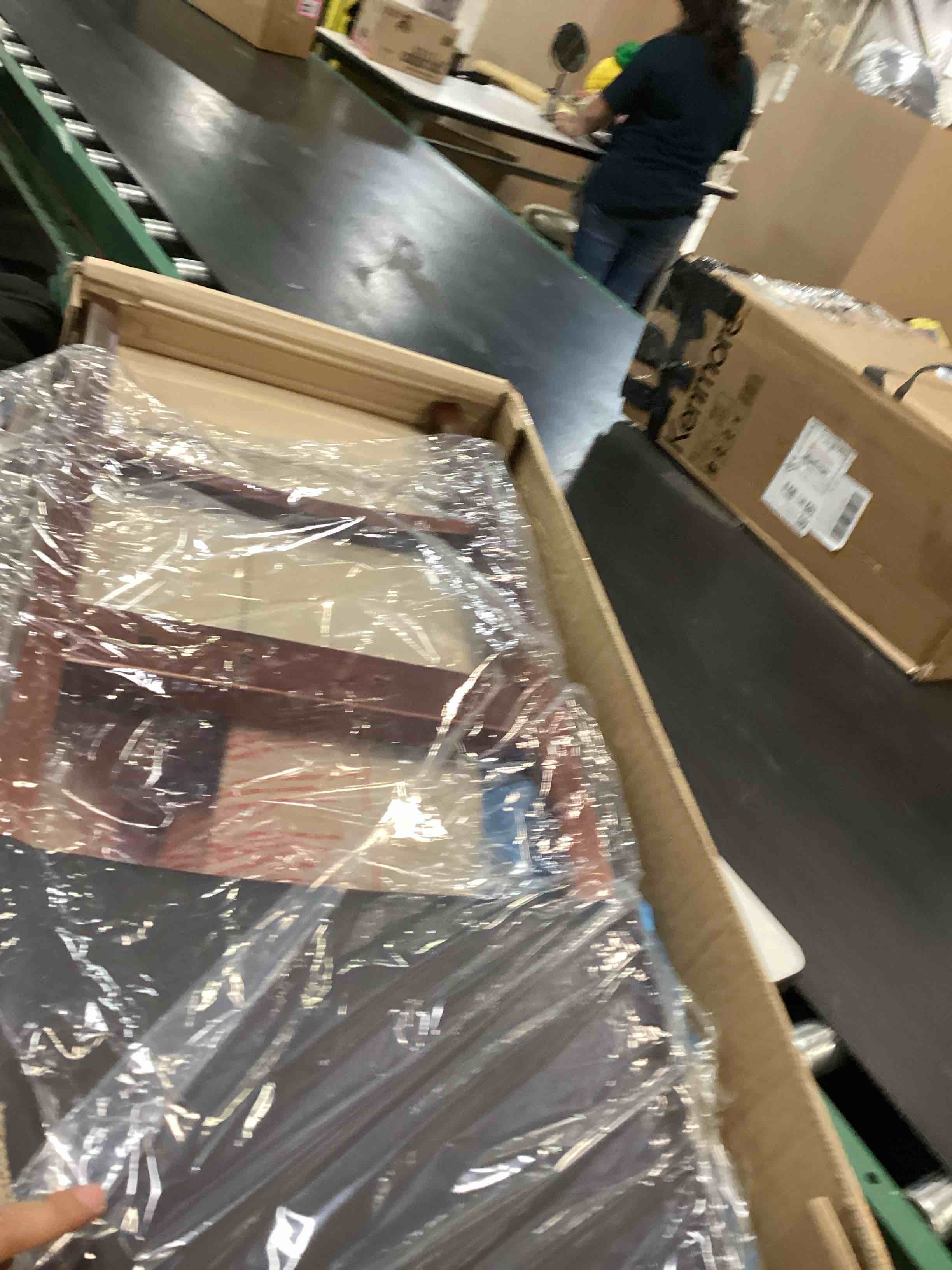 https://s3.amazonaws.com/lotting-images-prod/bidfta/BRN2386540_1760727761150.jpeg