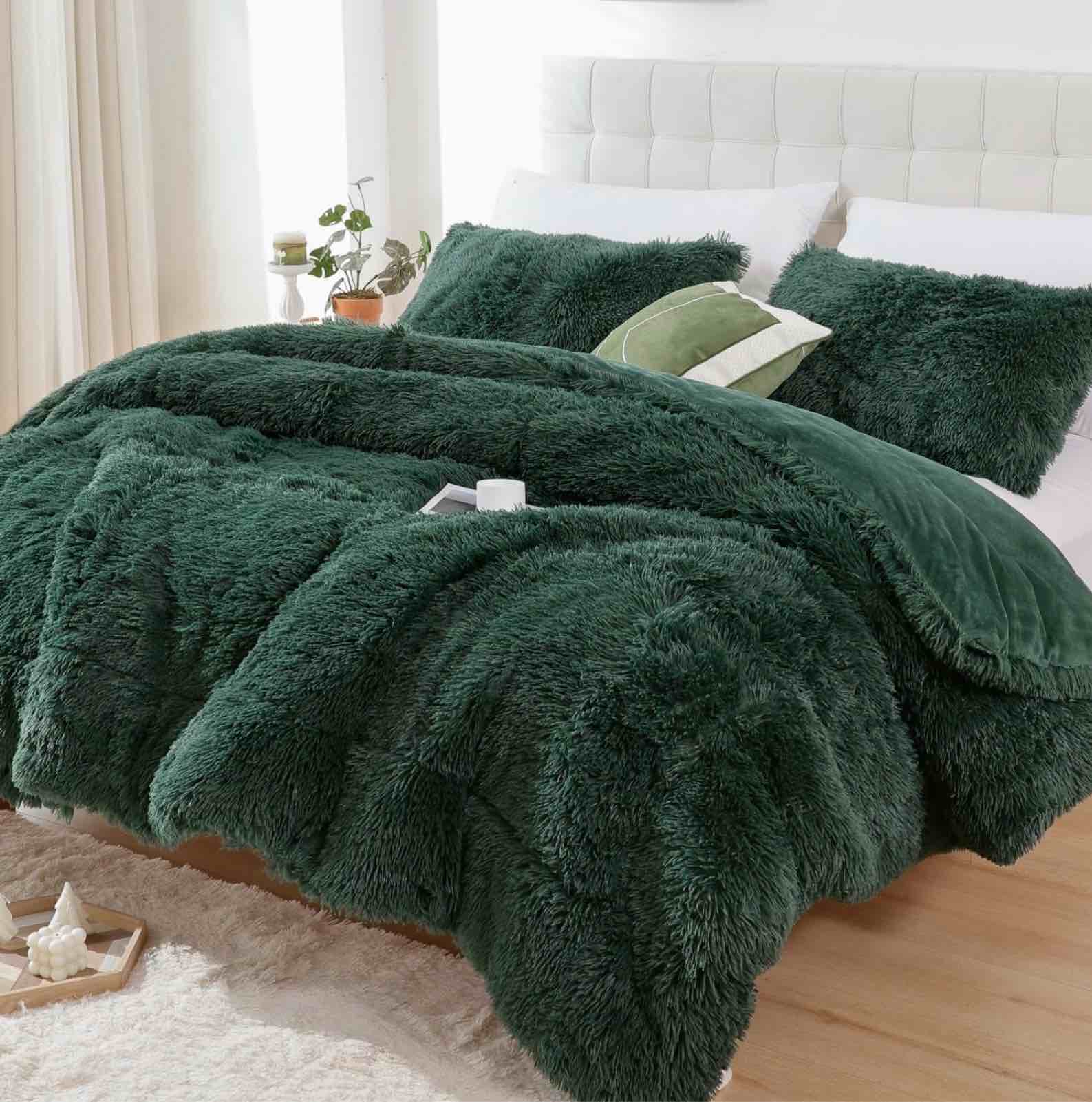 smoofy fluffy queen comforter set, faux fur comforter set queen size, luxury fuzzy bedding set, soft shaggy bed set for all season, 3 pieces - 1 comforter & 2 pillowcases, dark green dark green queen