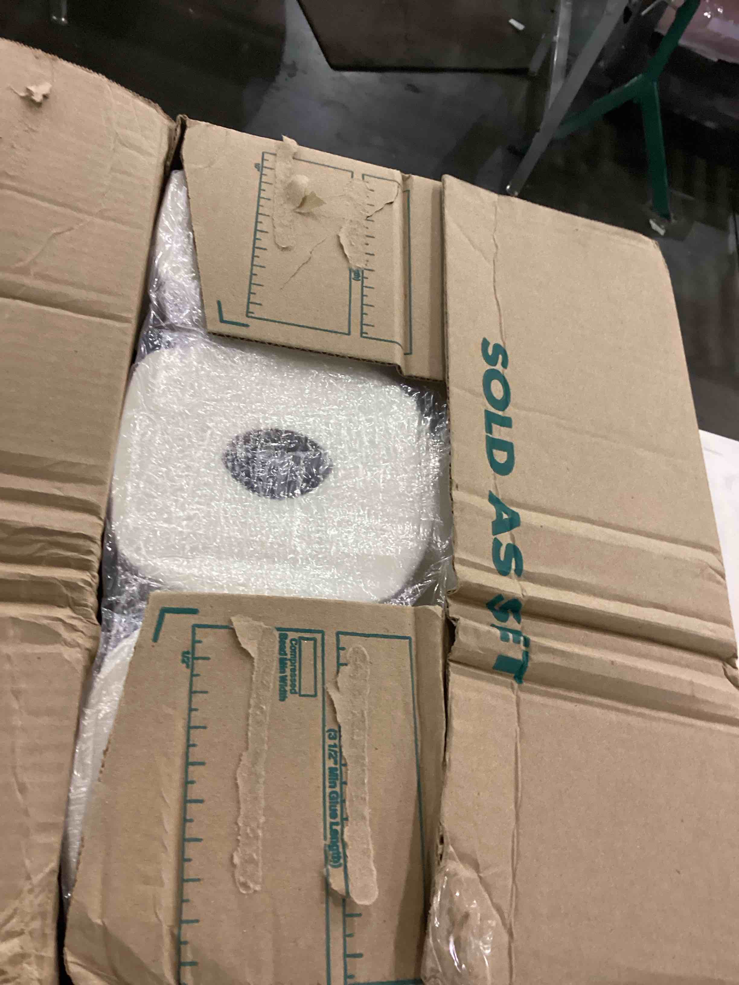https://s3.amazonaws.com/lotting-images-prod/bidfta/BRN2468531_1759754593465.jpeg