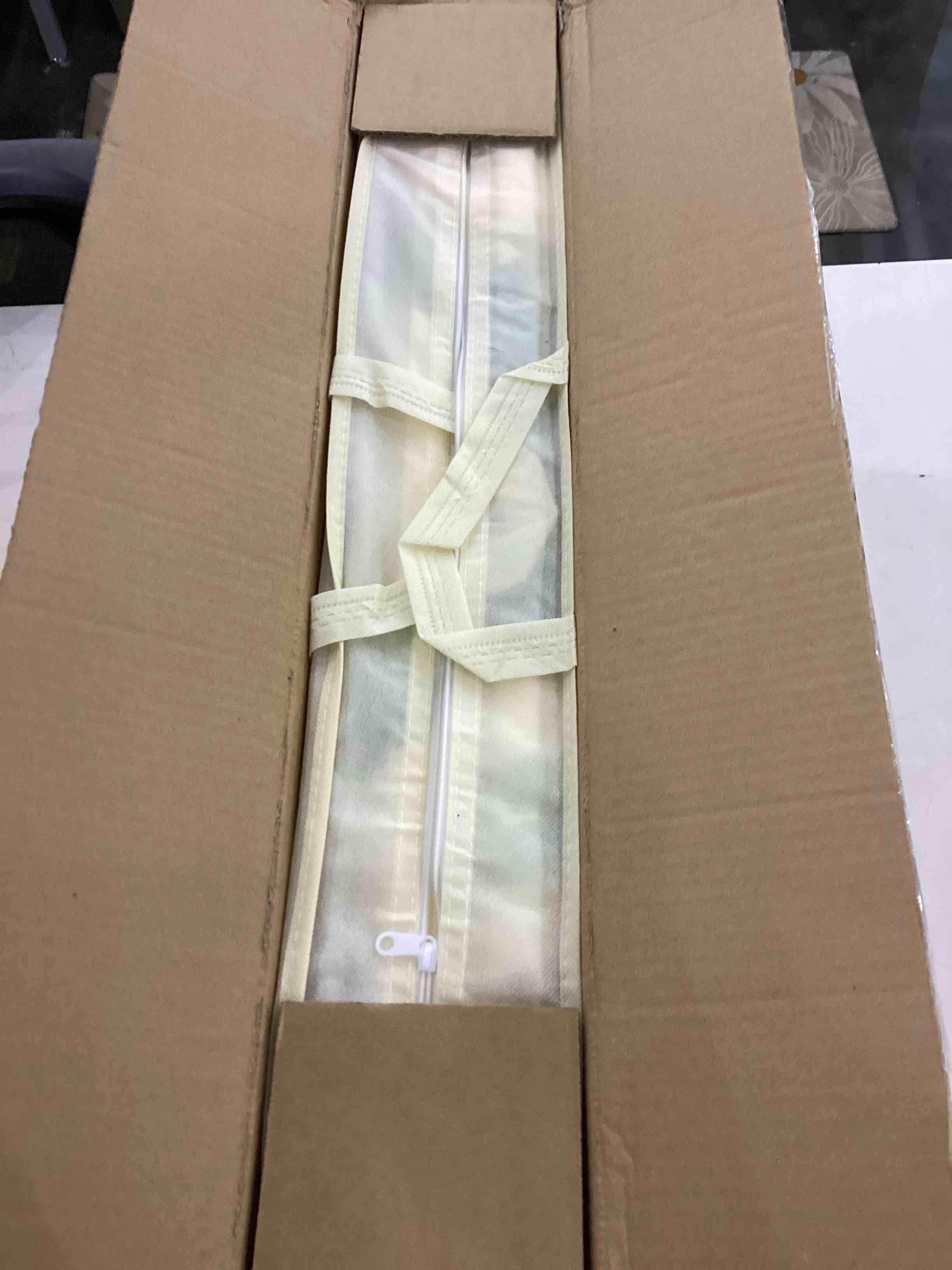 https://s3.amazonaws.com/lotting-images-prod/bidfta/BRN2481965_1760453673086.jpeg