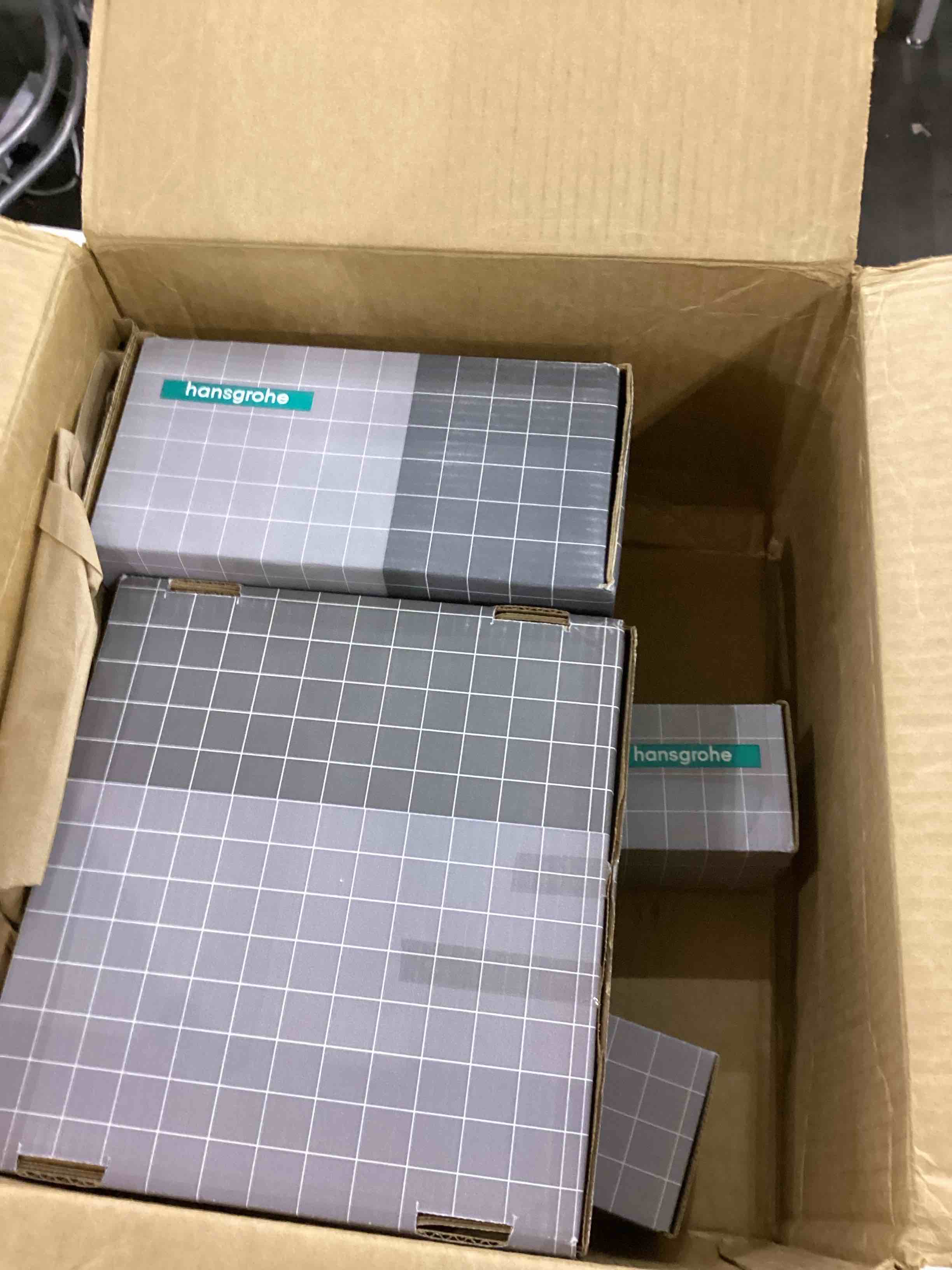 https://s3.amazonaws.com/lotting-images-prod/bidfta/BRN2487186_1760097638583.jpeg