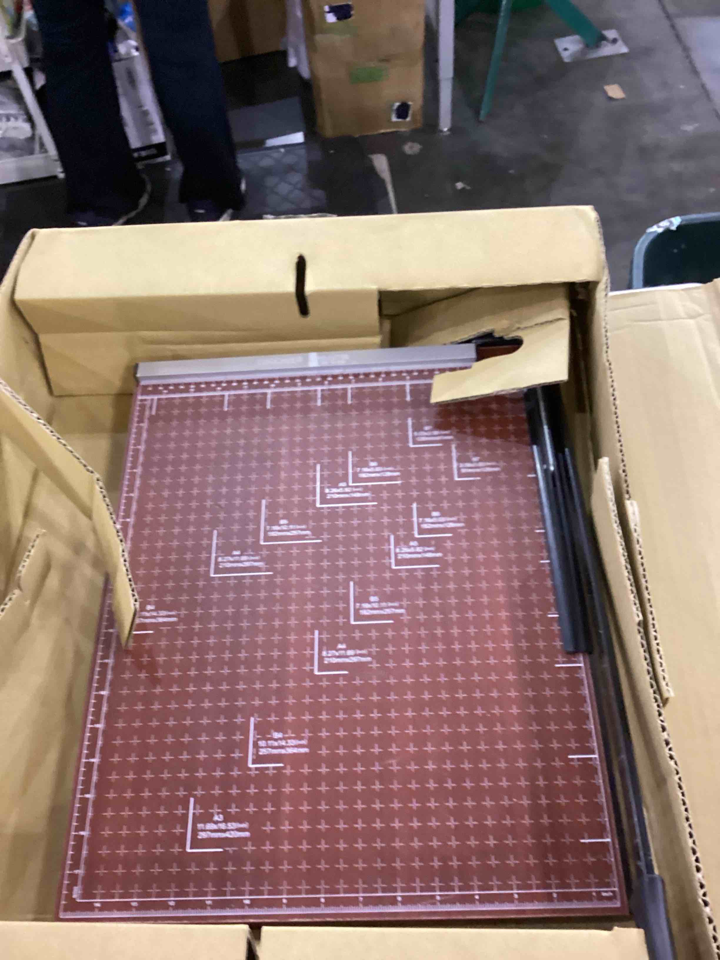 https://s3.amazonaws.com/lotting-images-prod/bidfta/BRN2487211_1760099054295.jpeg