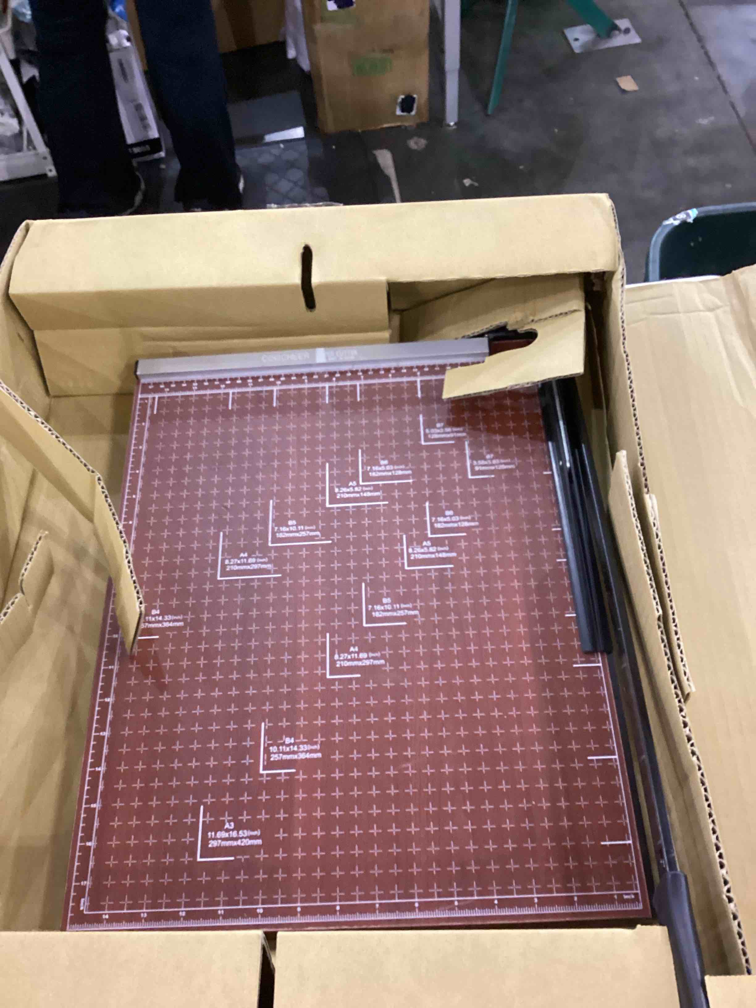 https://s3.amazonaws.com/lotting-images-prod/bidfta/BRN2487211_1760099055040.jpeg