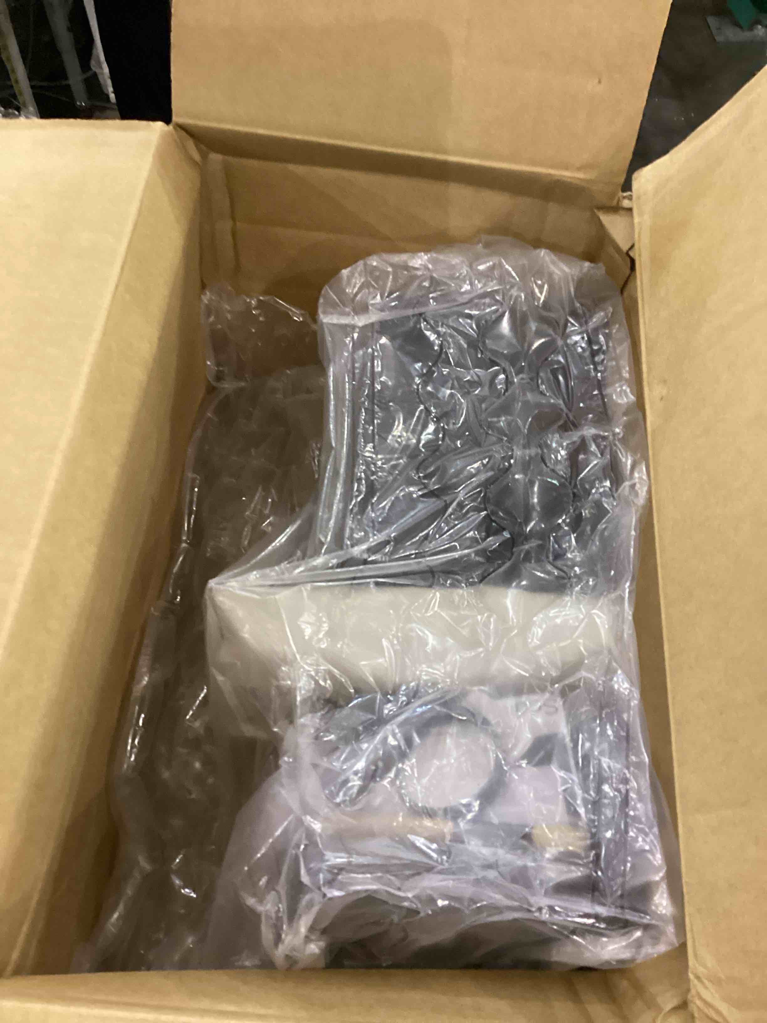 https://s3.amazonaws.com/lotting-images-prod/bidfta/BRN2487283_1760106976740.jpeg