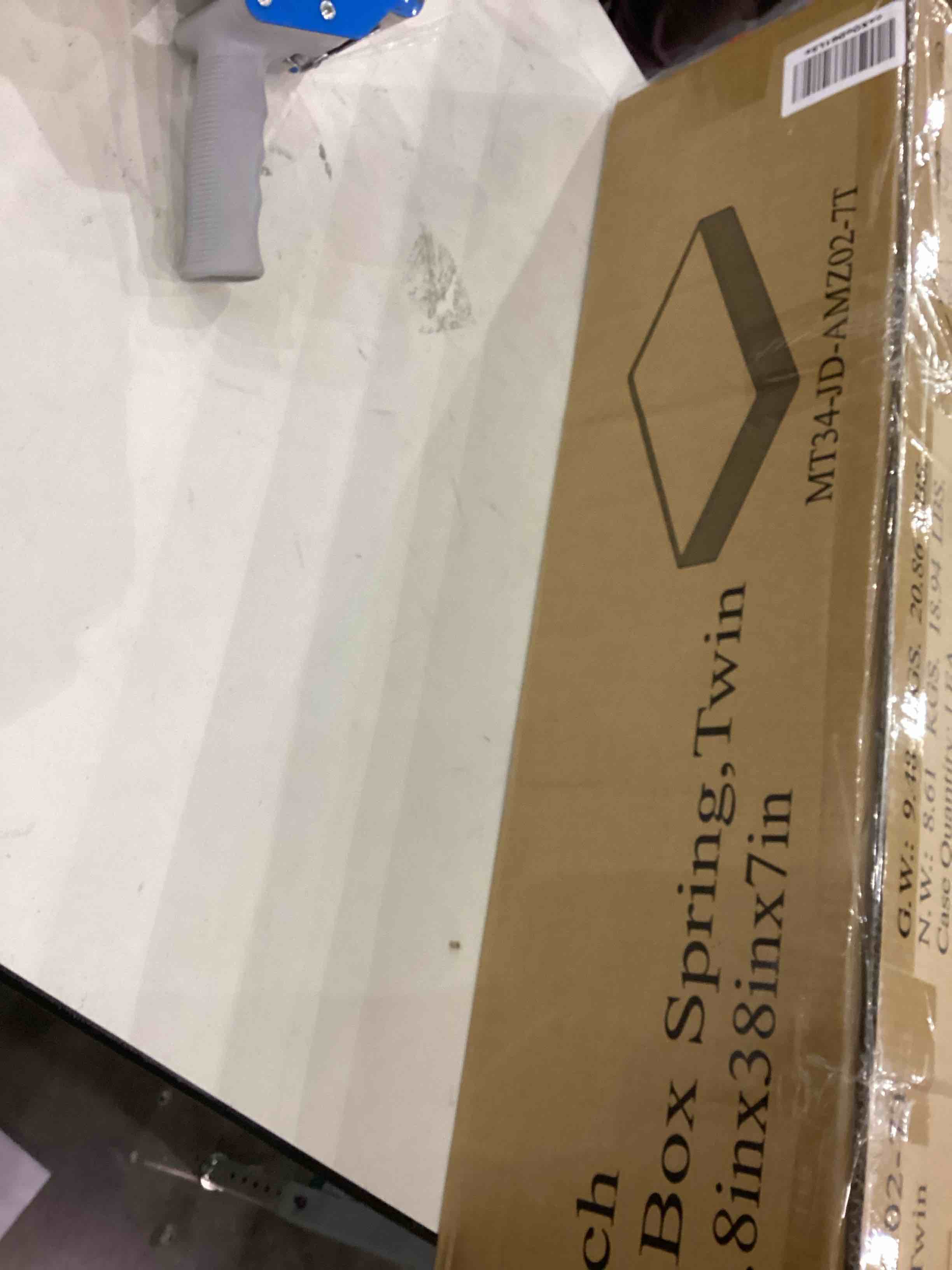https://s3.amazonaws.com/lotting-images-prod/bidfta/BRN2487301_1760354036124.jpeg