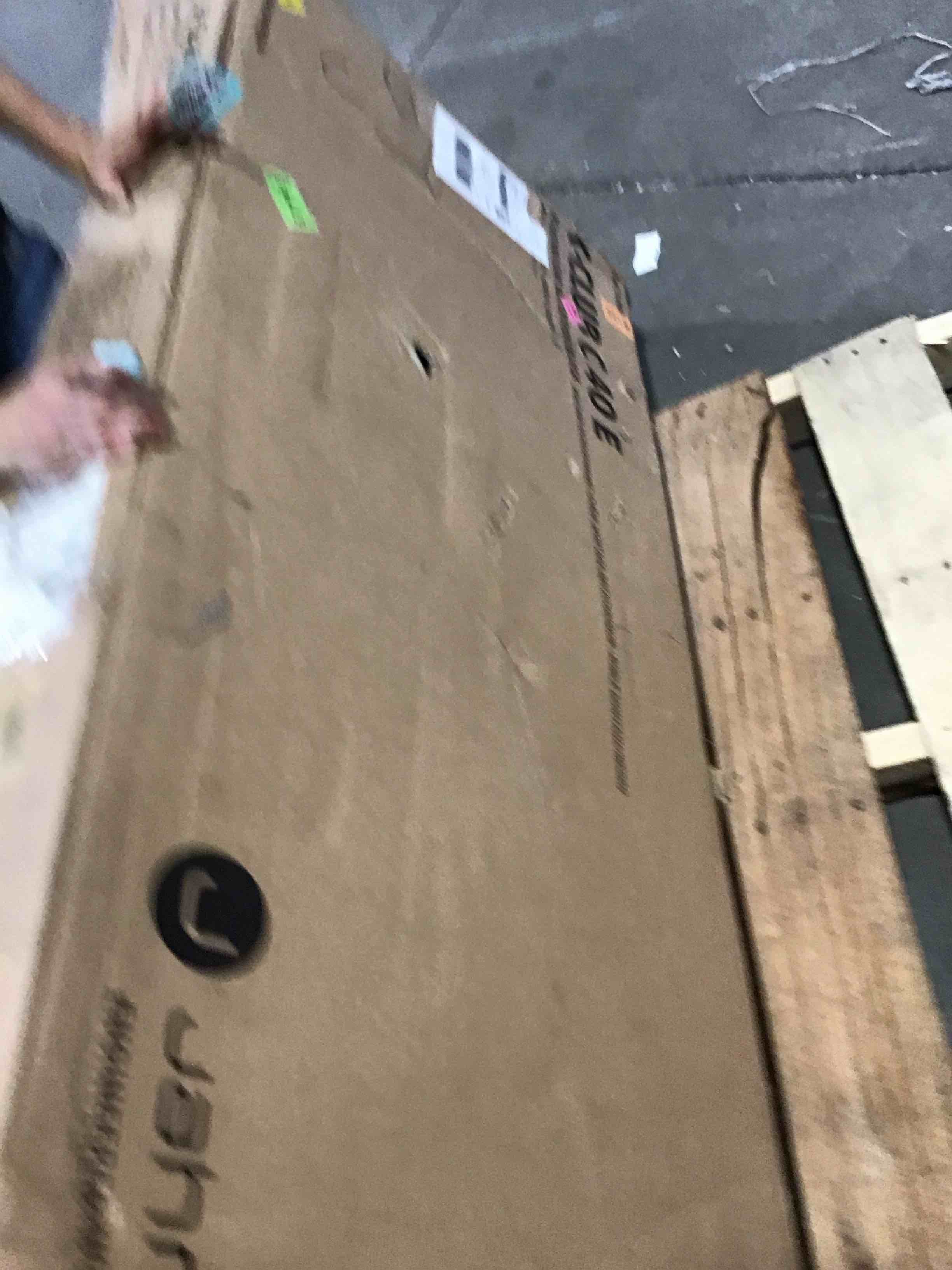 https://s3.amazonaws.com/lotting-images-prod/bidfta/BRN2512237_1750705390296.jpeg