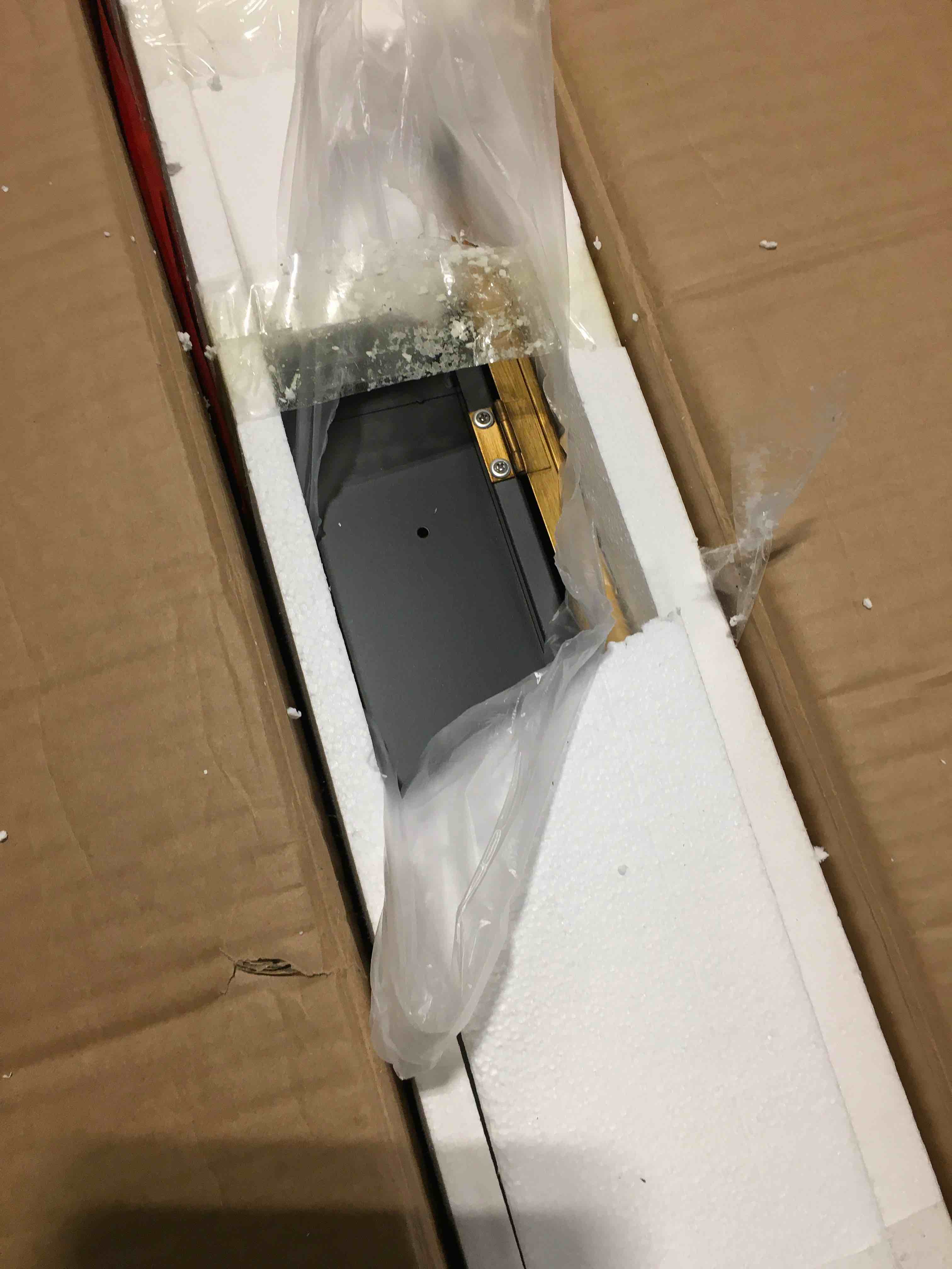 https://s3.amazonaws.com/lotting-images-prod/bidfta/BRN2512810_1751568909347.jpeg