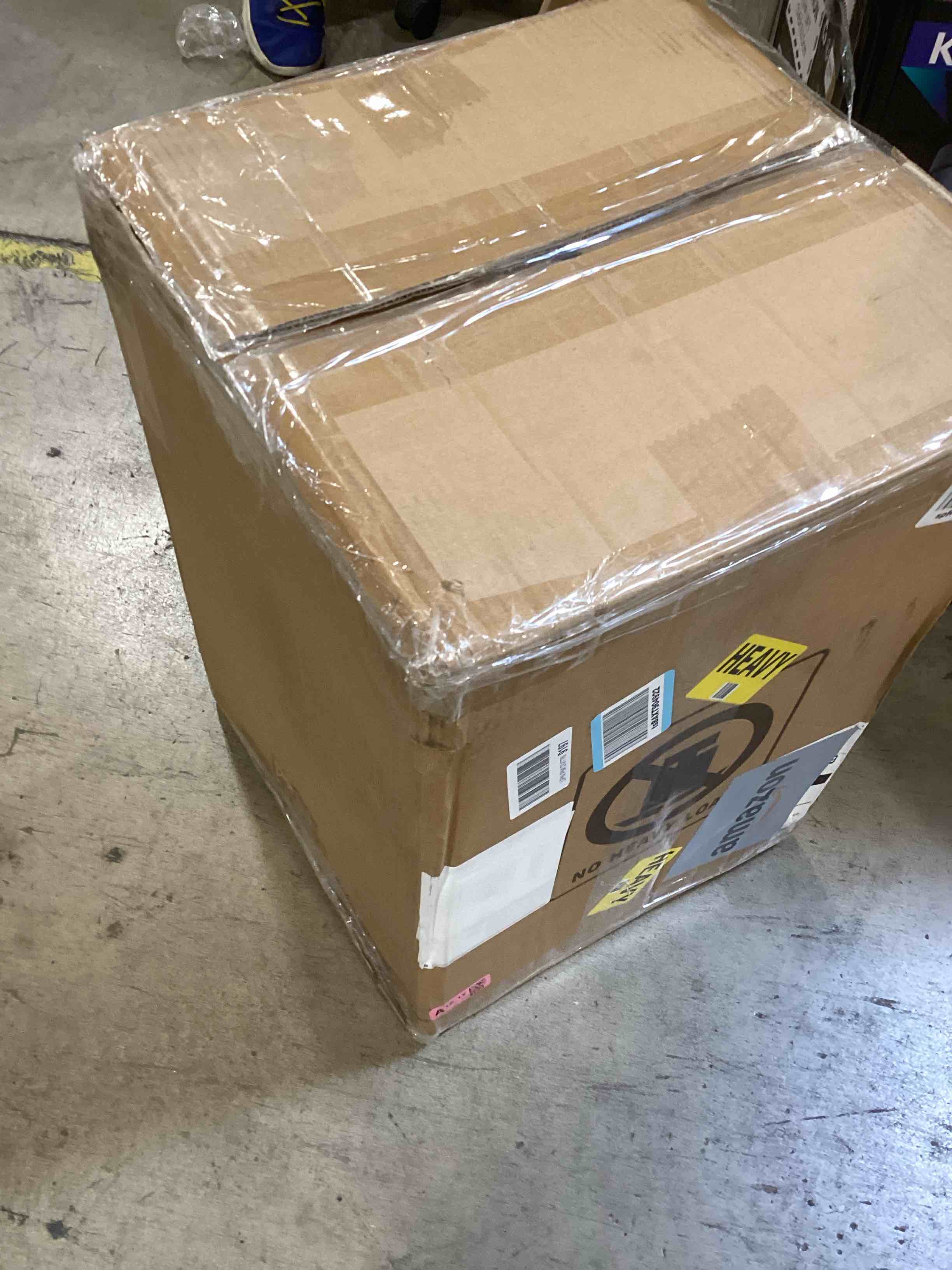 https://s3.amazonaws.com/lotting-images-prod/bidfta/BRN2513183_1755624397832.jpeg