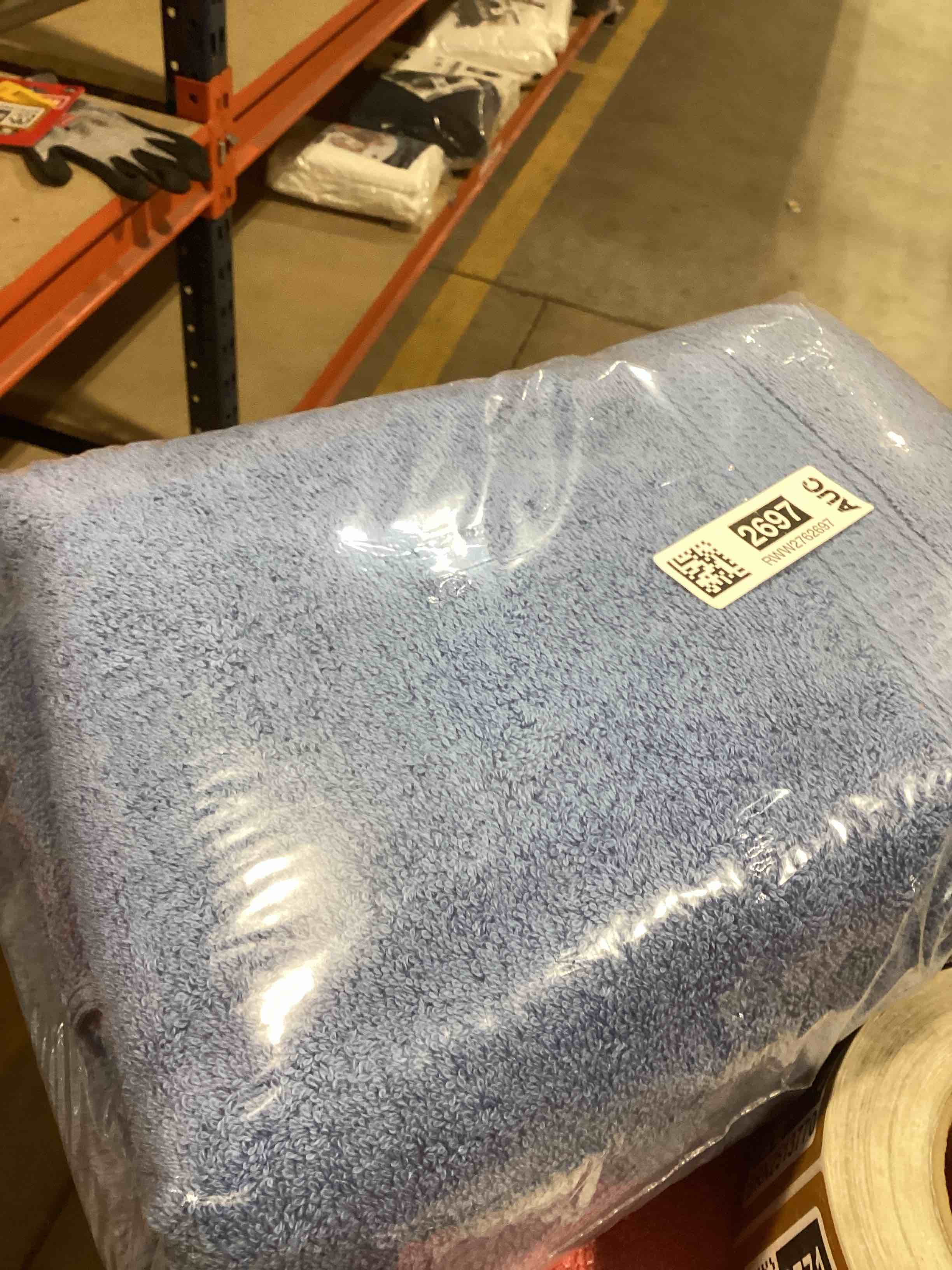 Condition photo showing New/Like New for Towels 8 Piece Premium Towel Set, 2 Bath, 2 Hand, and 4 Wash Cloths, 600 GSM 100% Ring Spun Cotton, Highly Absorbent Towels for Bathroom, Gym, Hotel, and Spa, Electric Blue